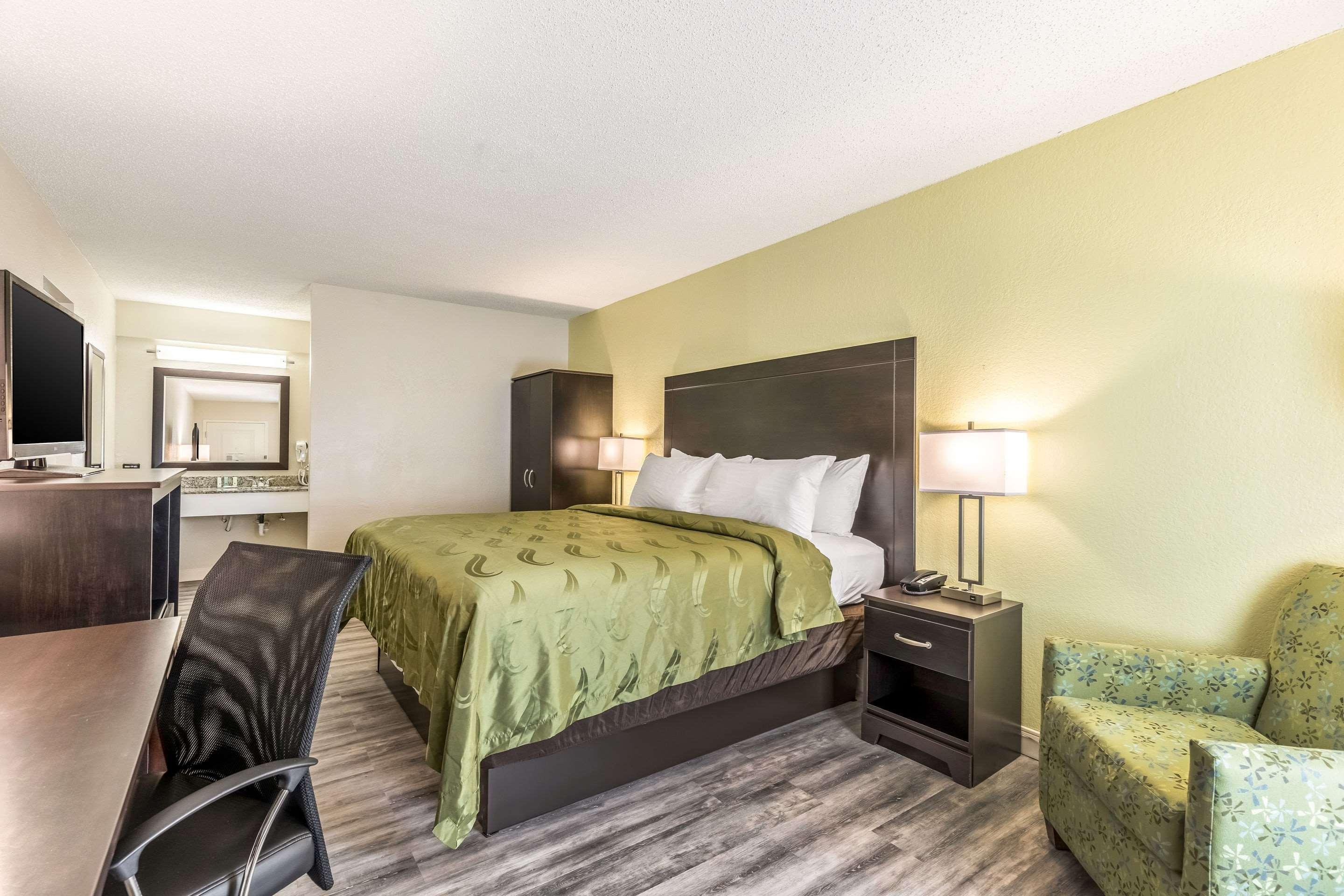 Double King Bed Non Smoking