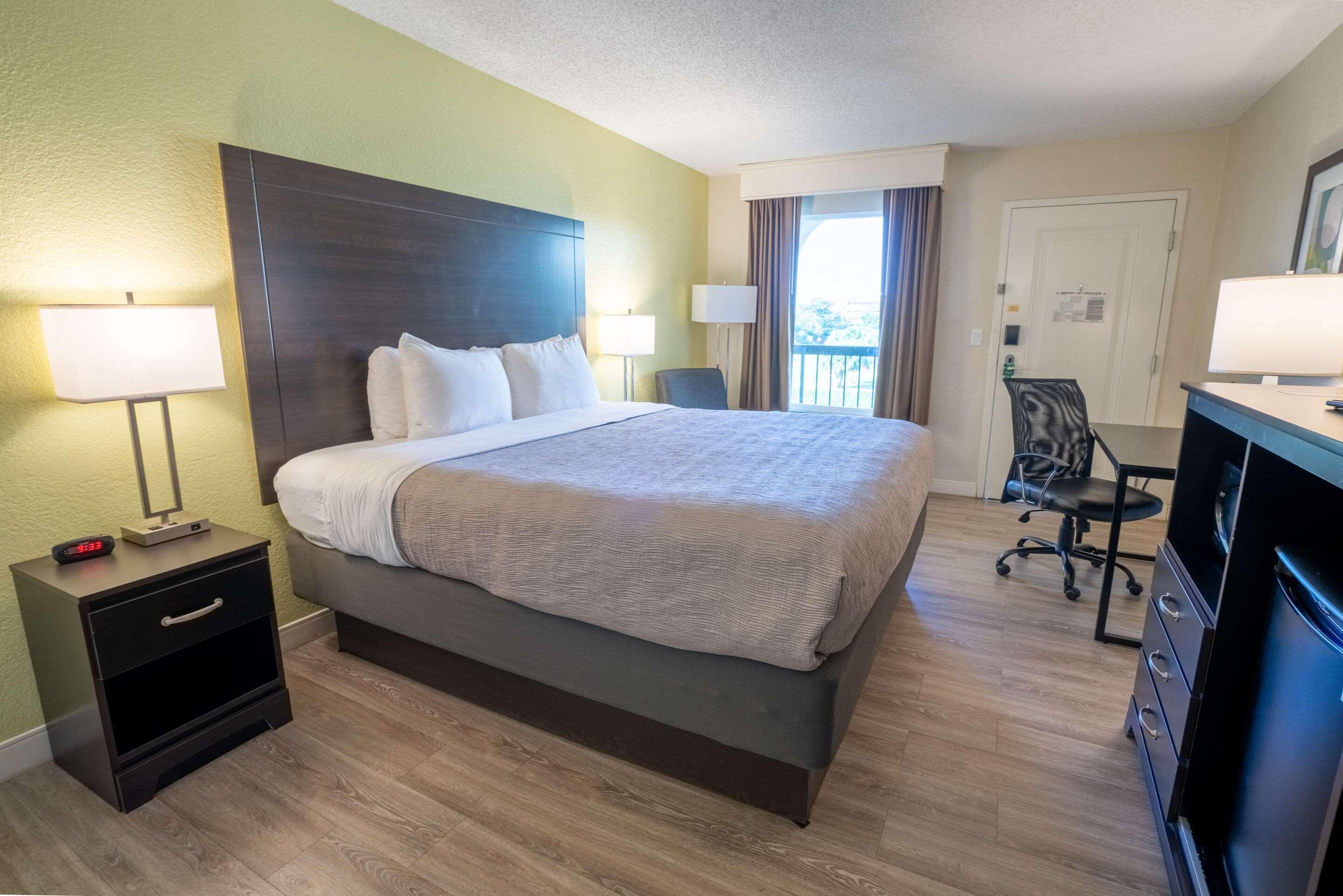 Double King Bed Non Smoking