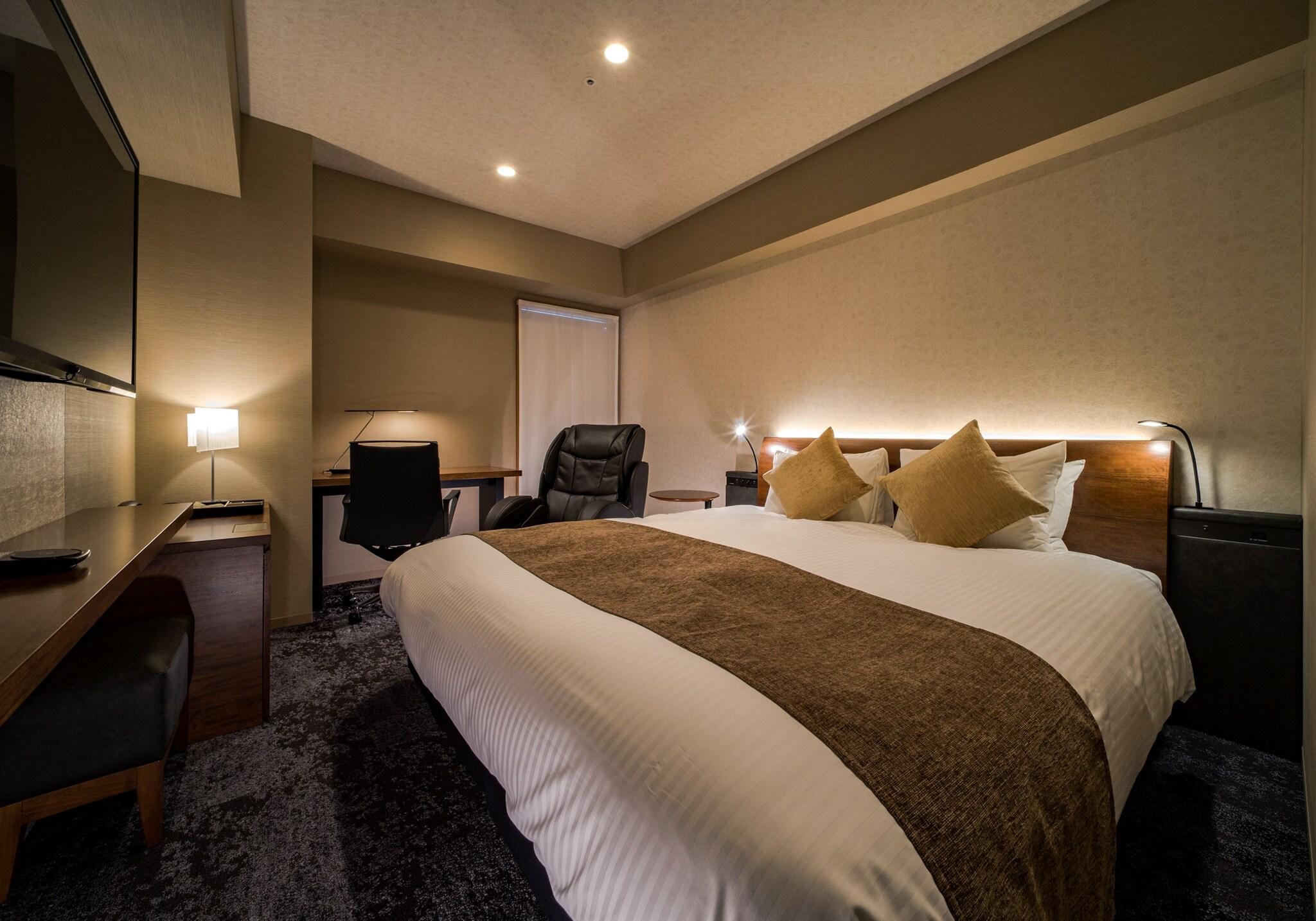 Double Deluxe King Bed