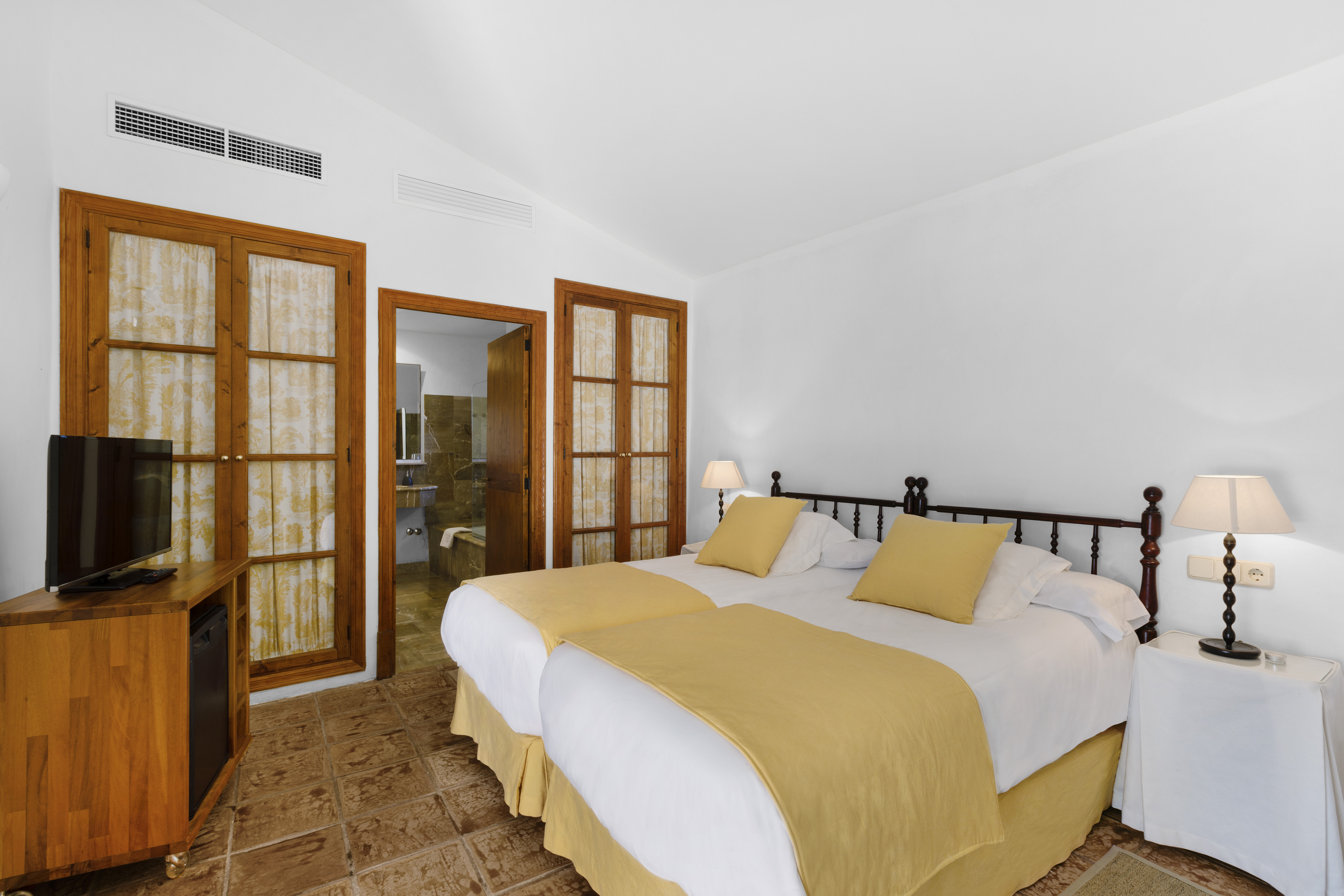 Double or Twin Standard