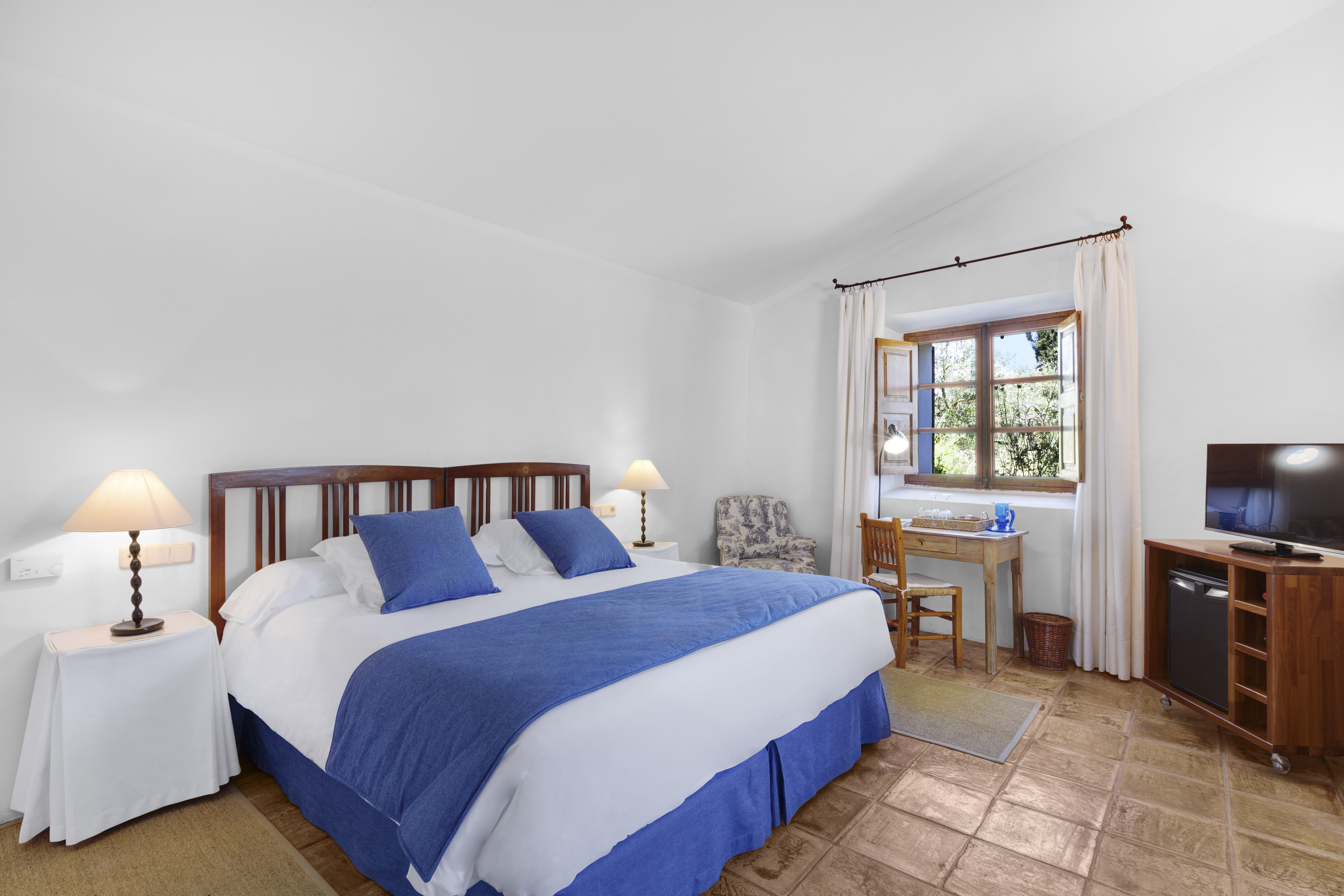 Double or Twin Standard