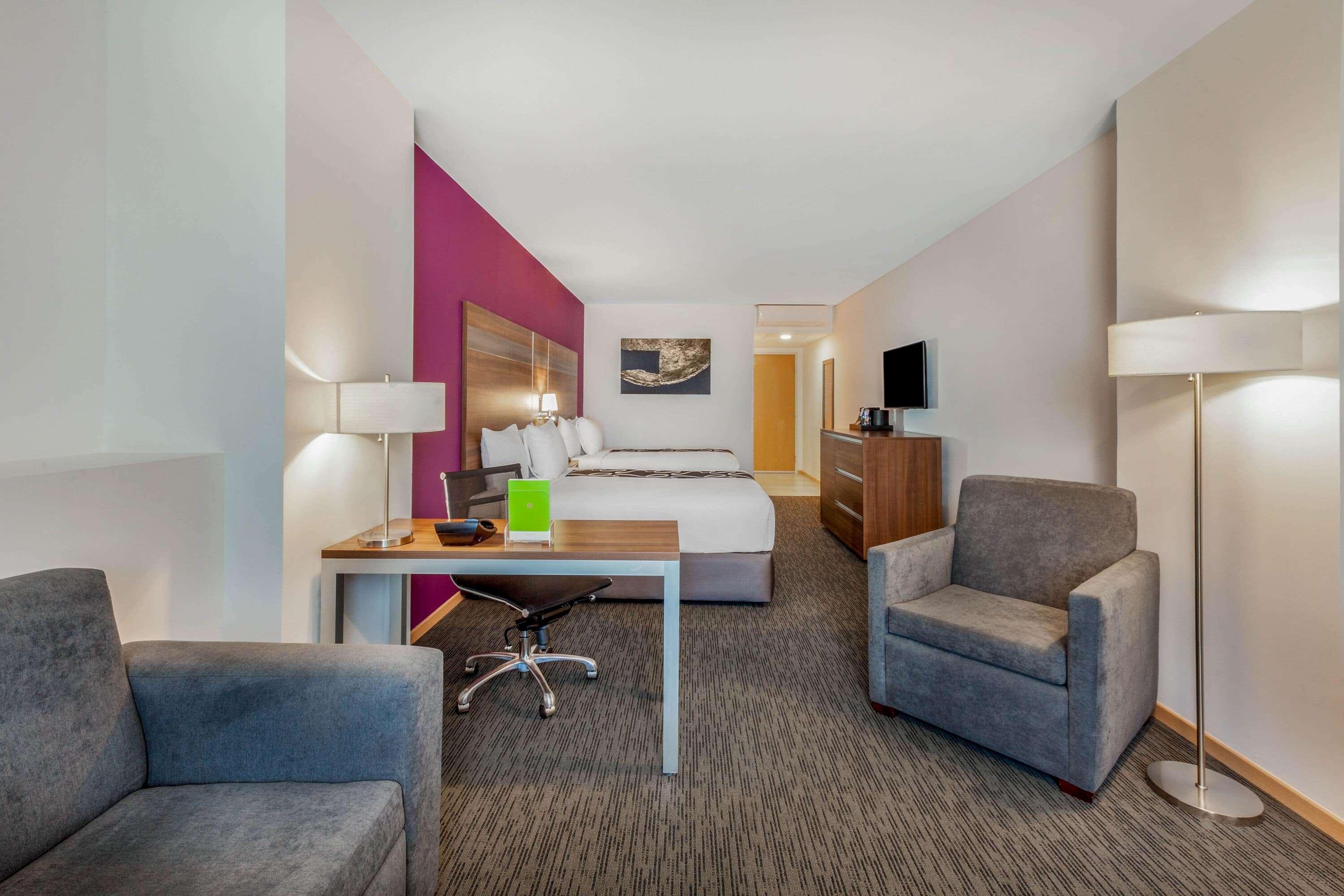 Suite Deluxe Two Queen Beds