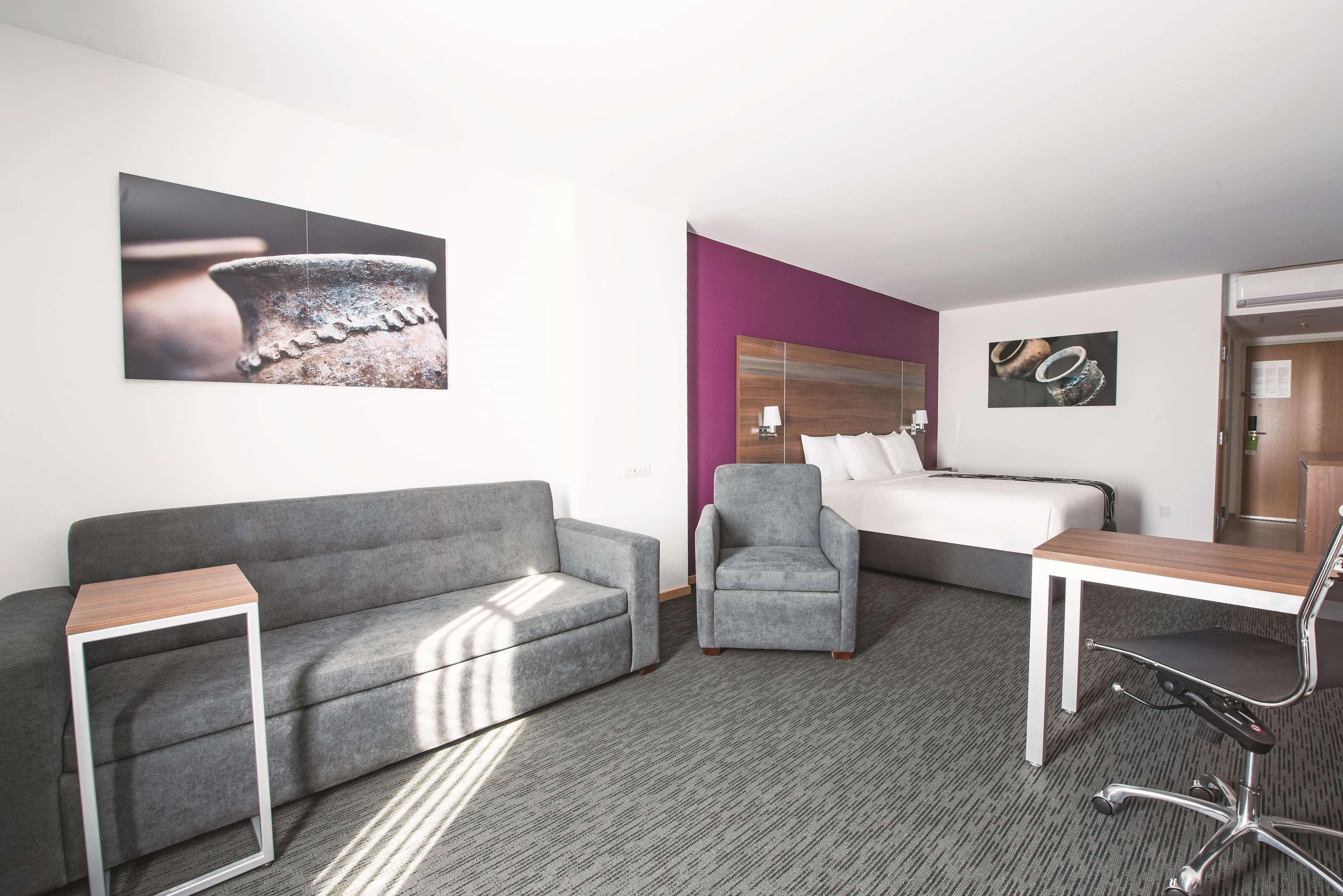 Suite Deluxe King Bed