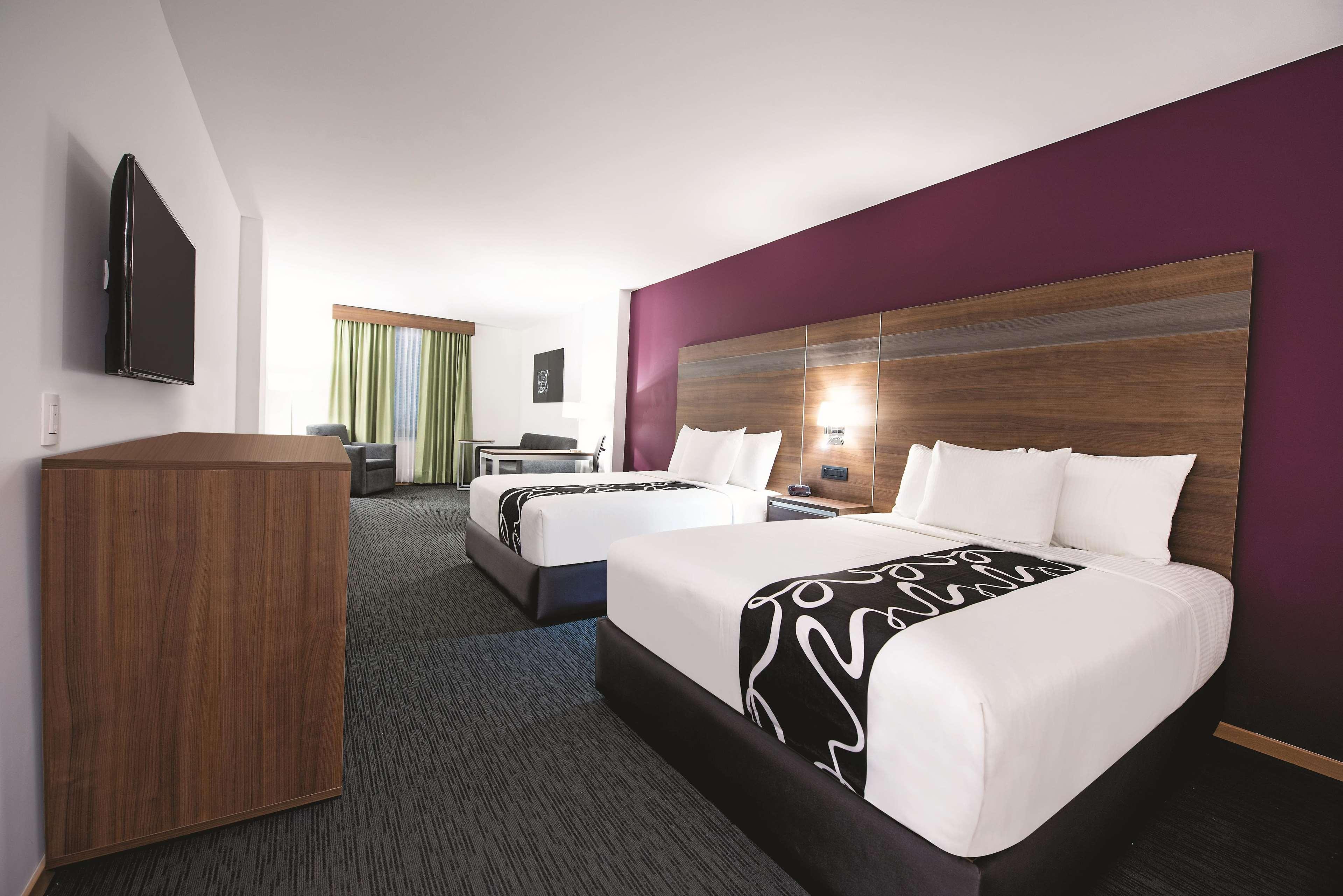 Suite Deluxe Two Queen Beds