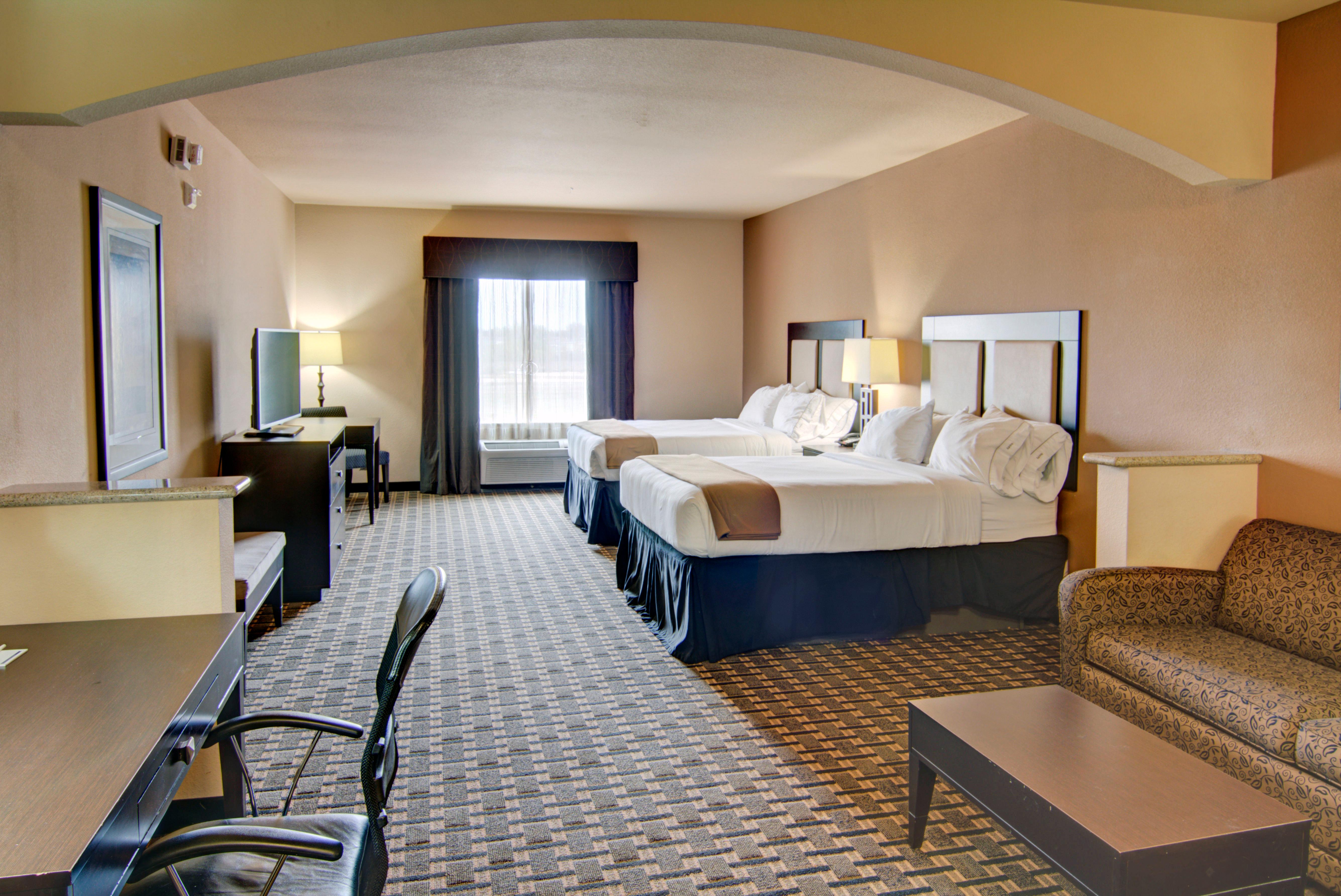 Suite Two Queen Beds Non Smoking