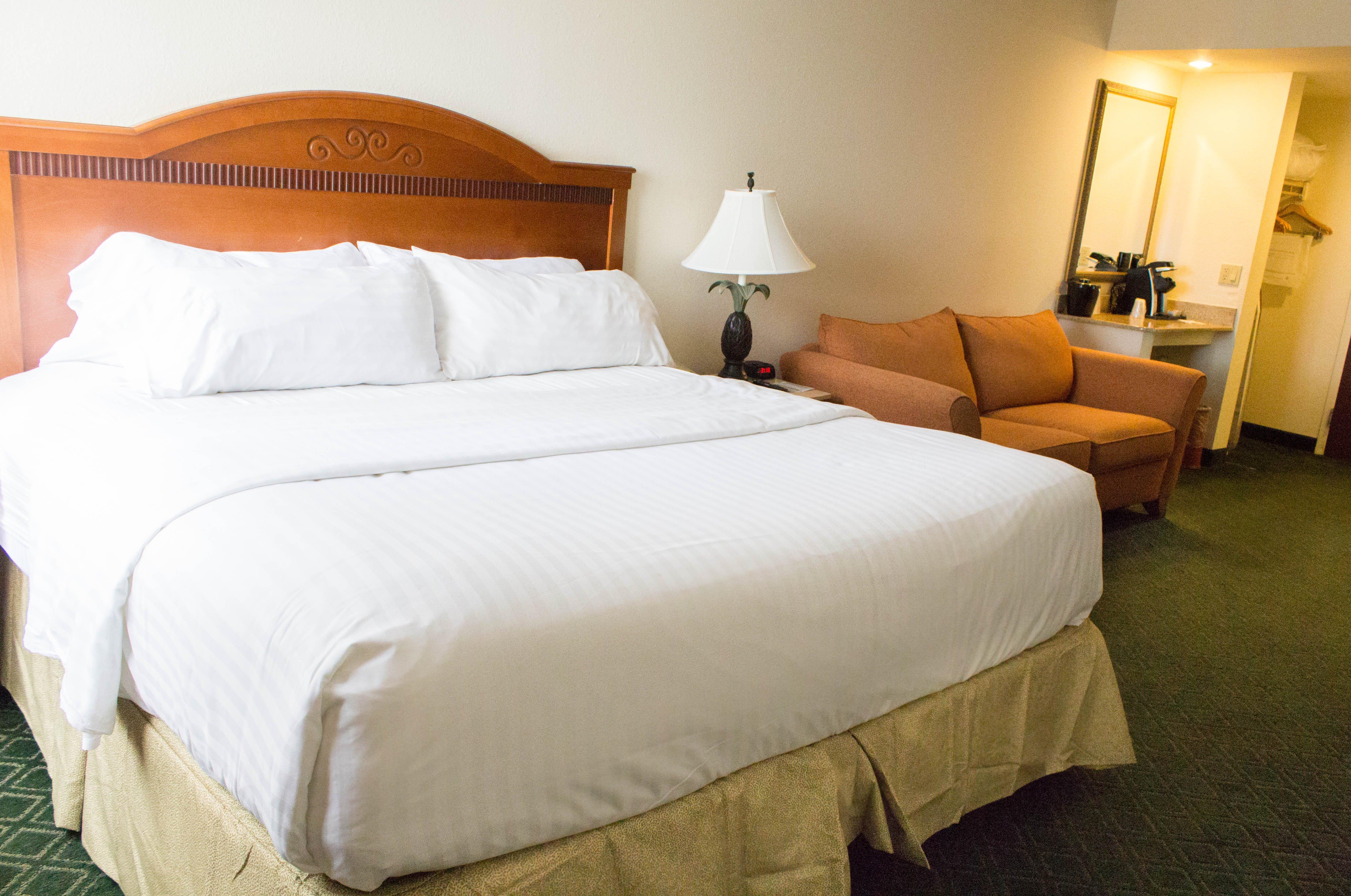 Double Executive Queen Bed