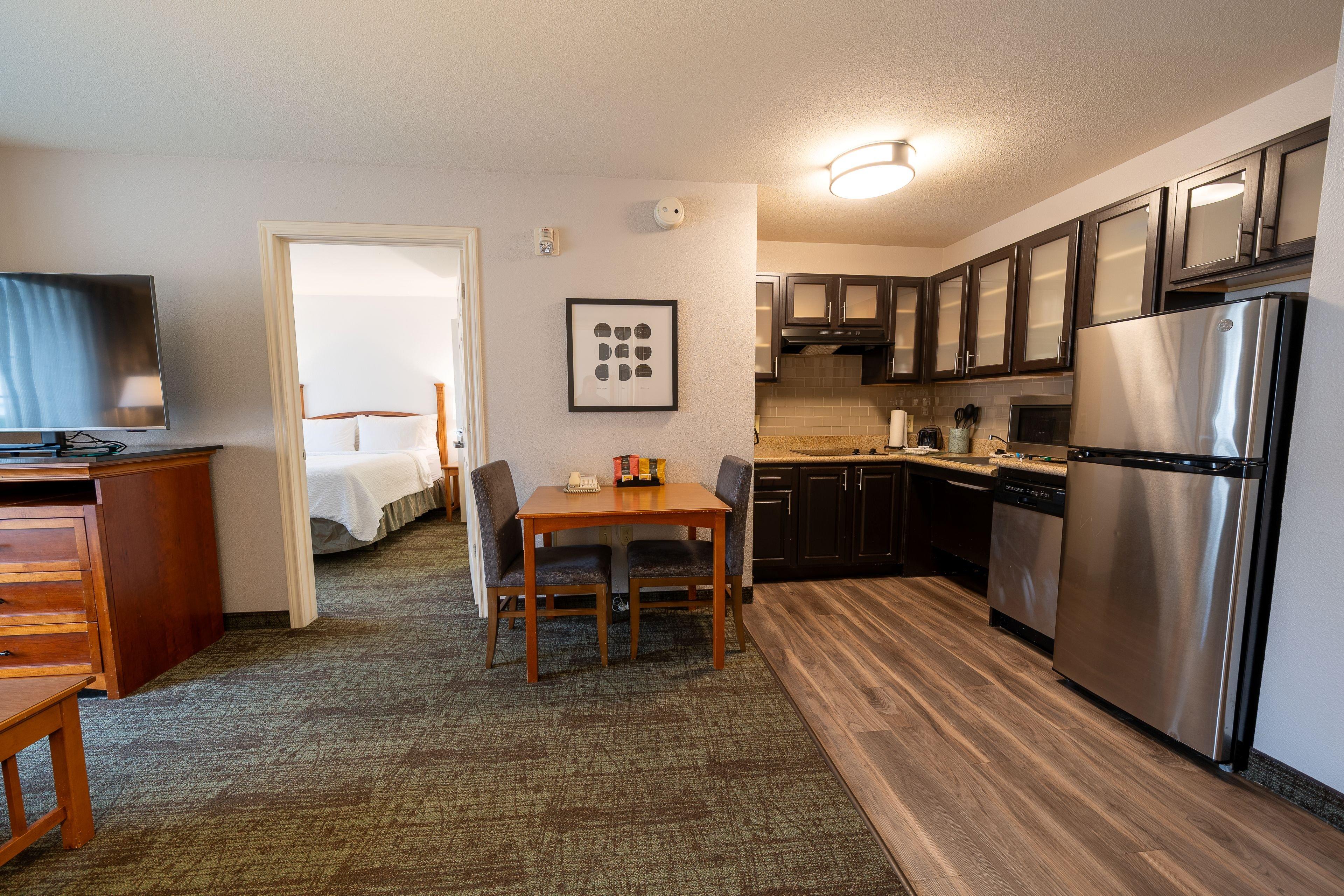 Suite Accessible King Size Bed