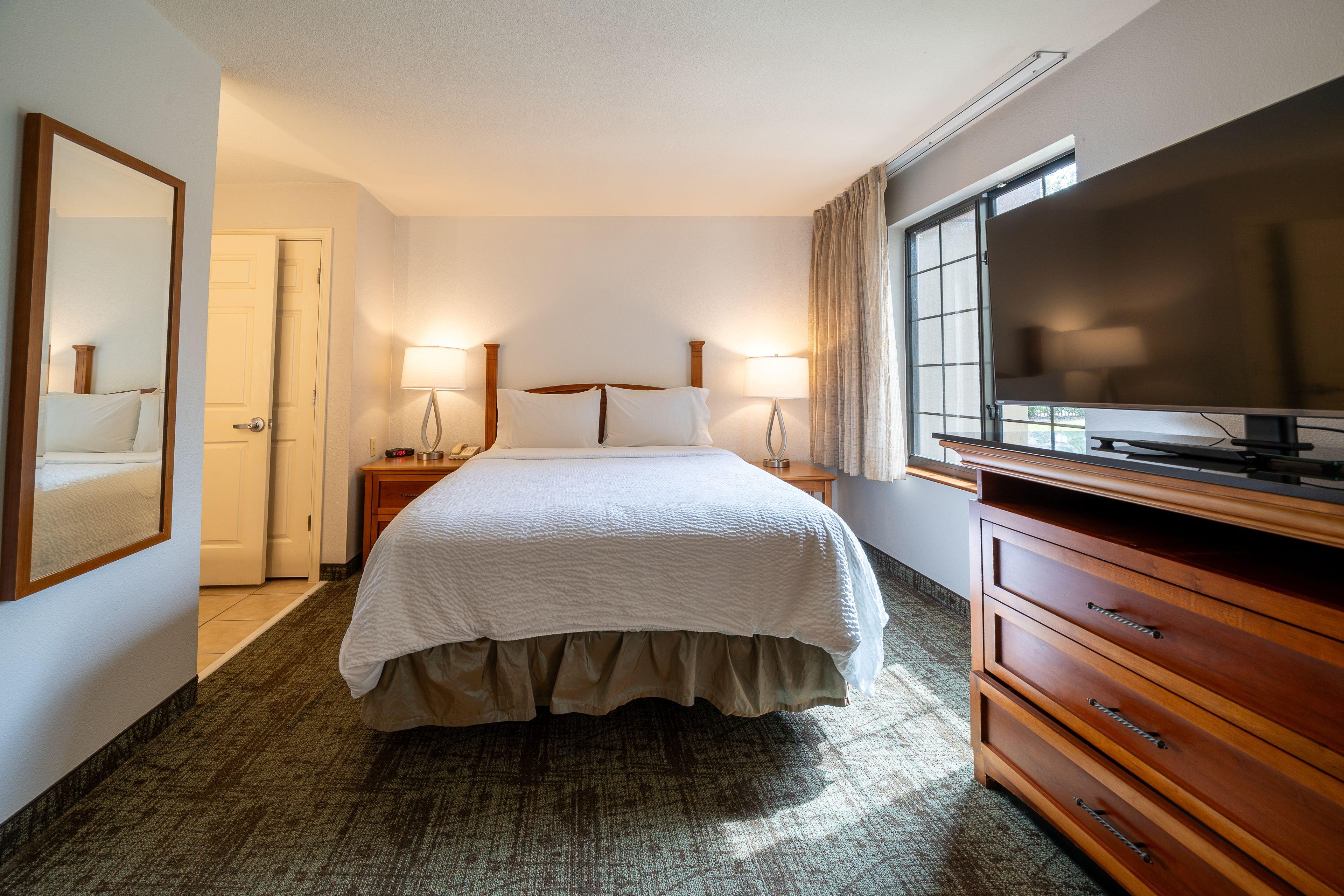 Studio Queen Size Bed