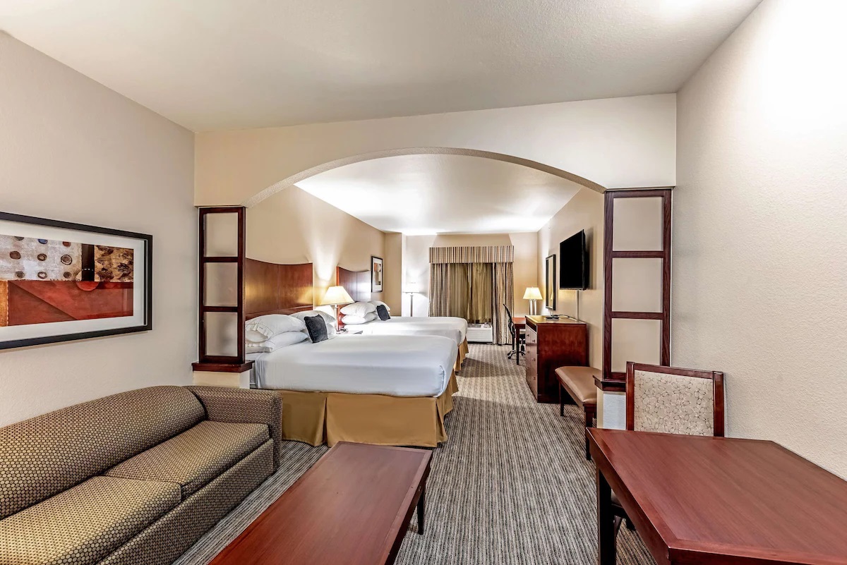 Suite Two Queen Beds