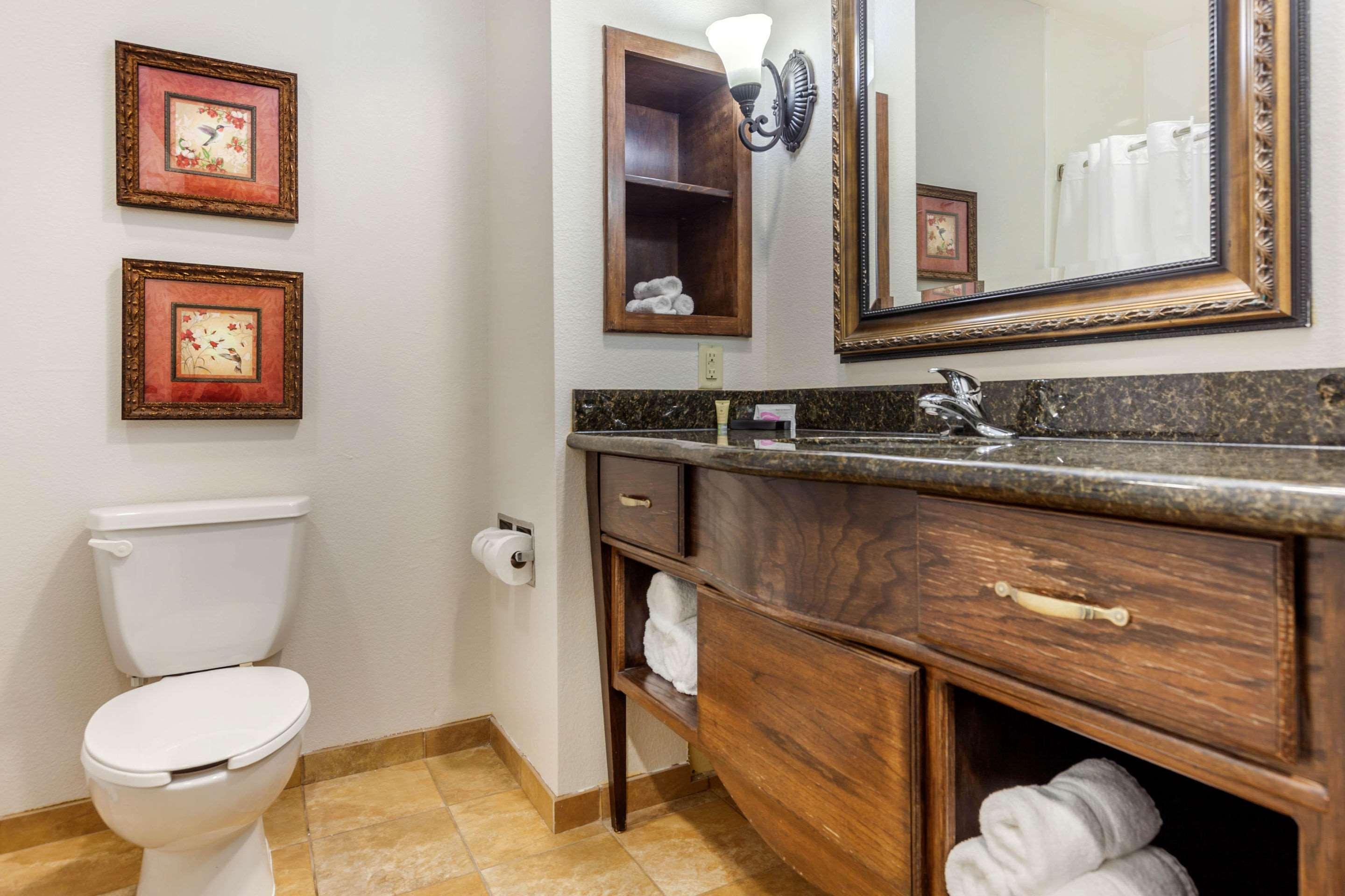 Double Two Queen Beds Non Smoking