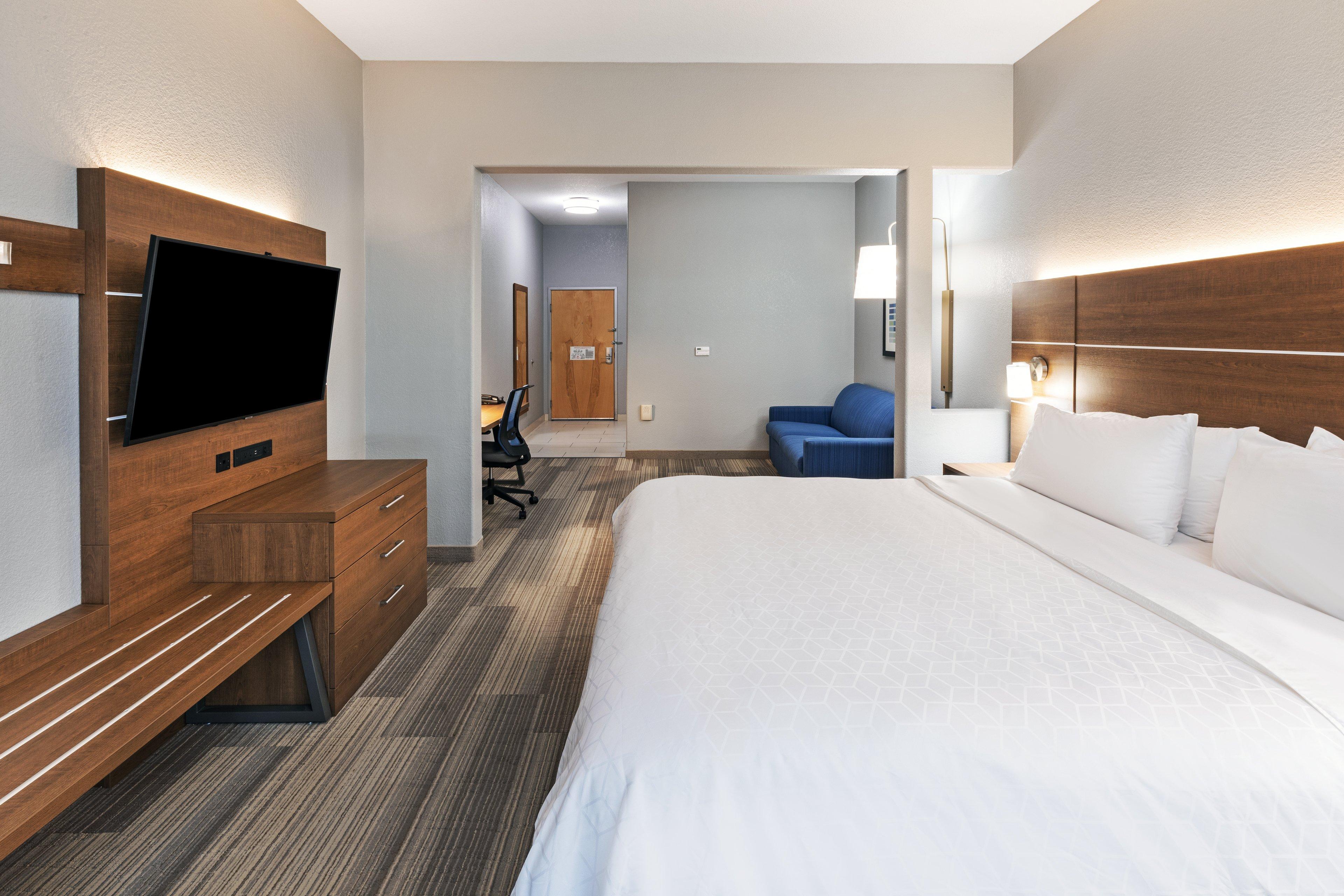 Suite Accessible King Size Bed