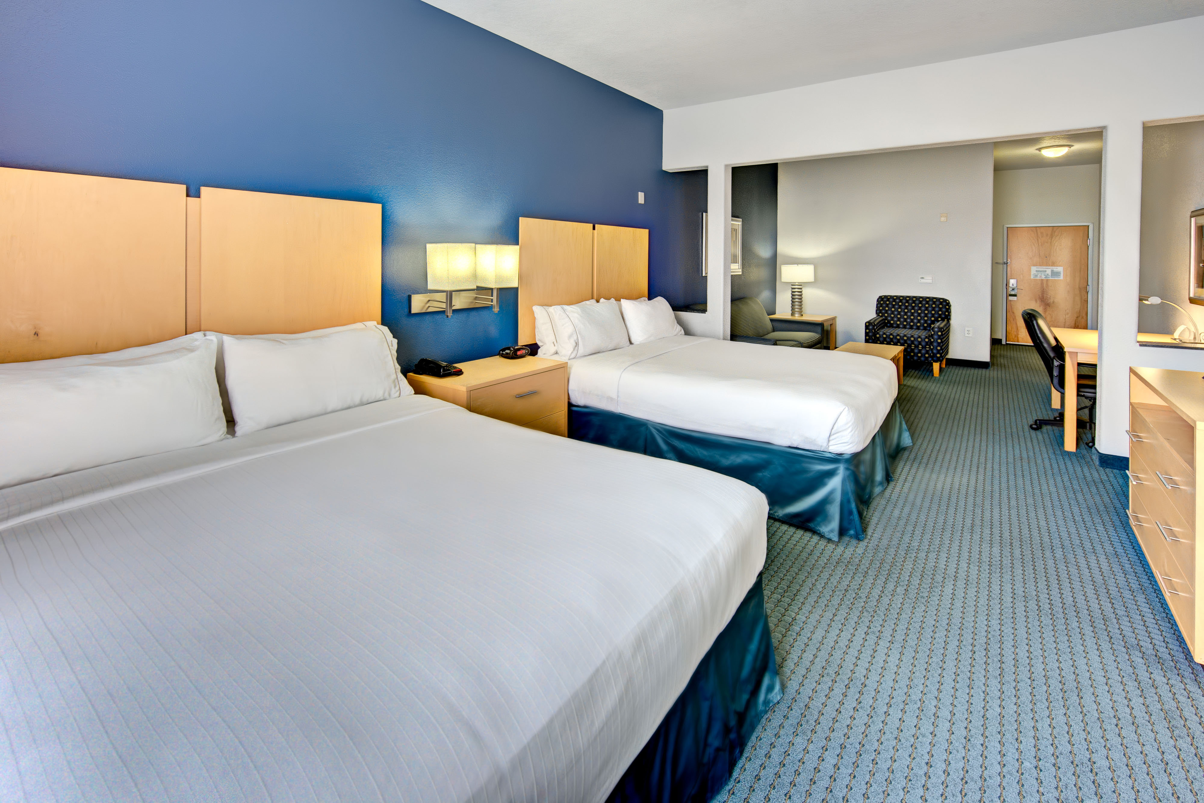 Suite Two Queen Beds Non Smoking