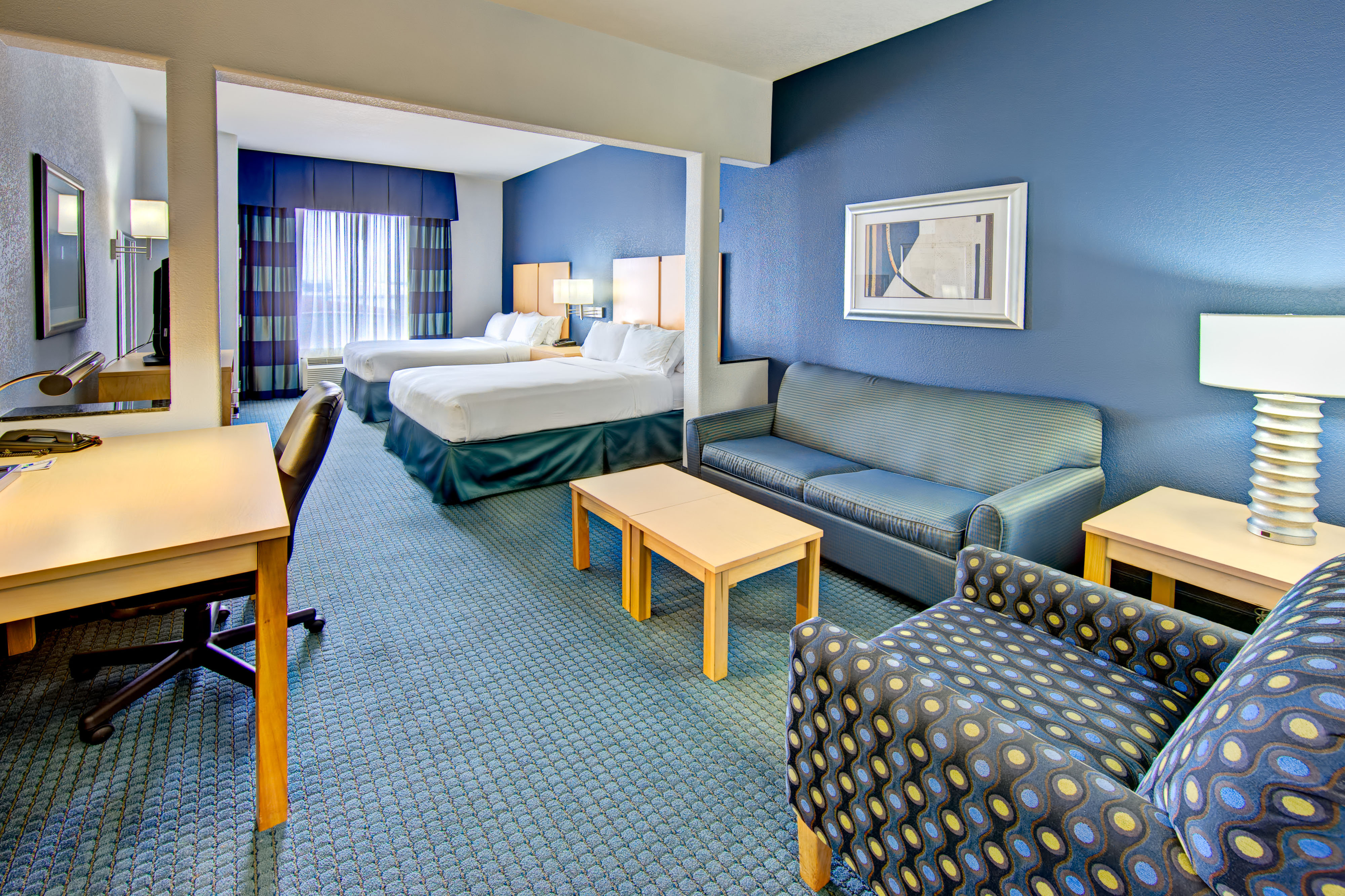 Suite Two Queen Beds Non Smoking