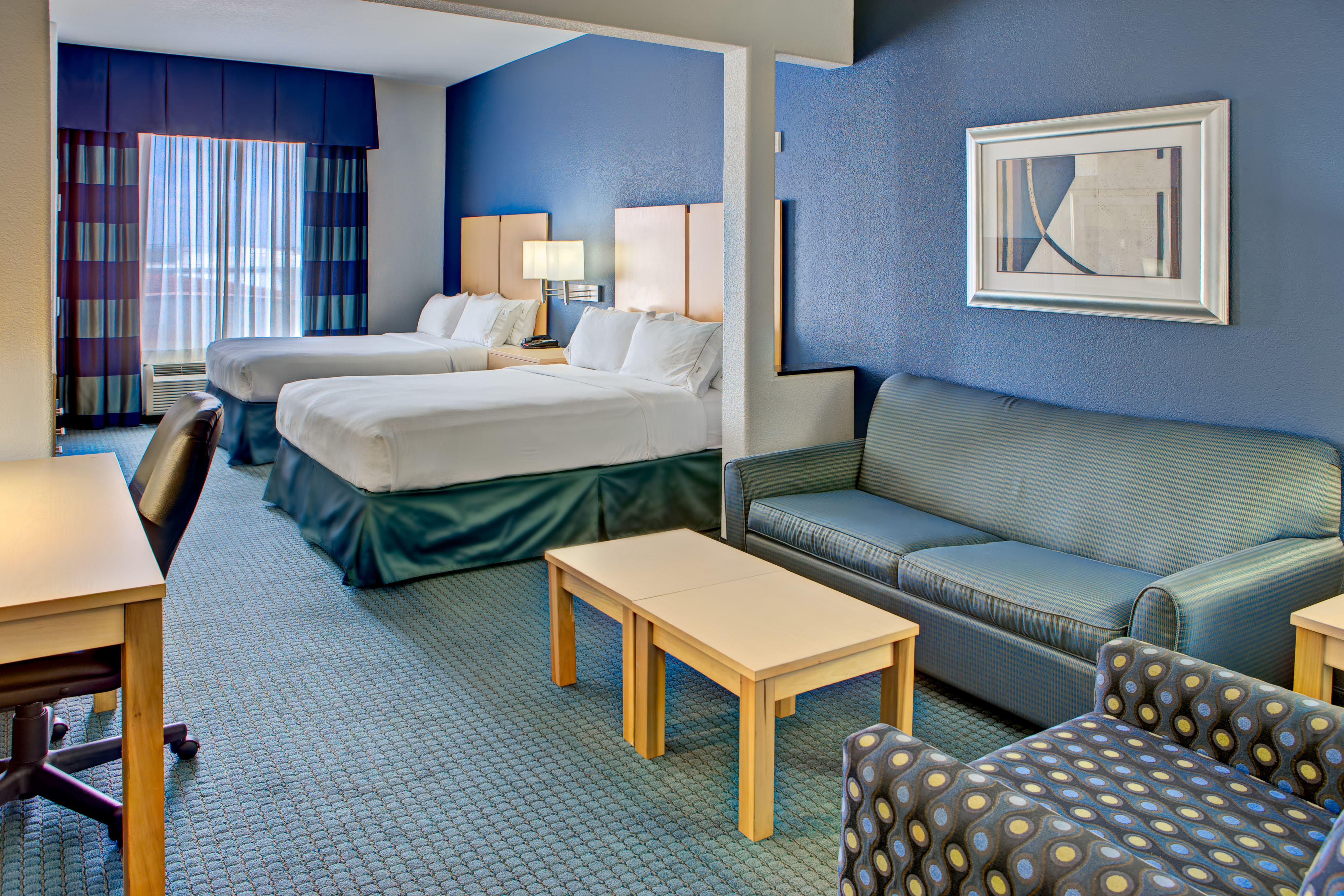 Suite Two Queen Beds Non Smoking