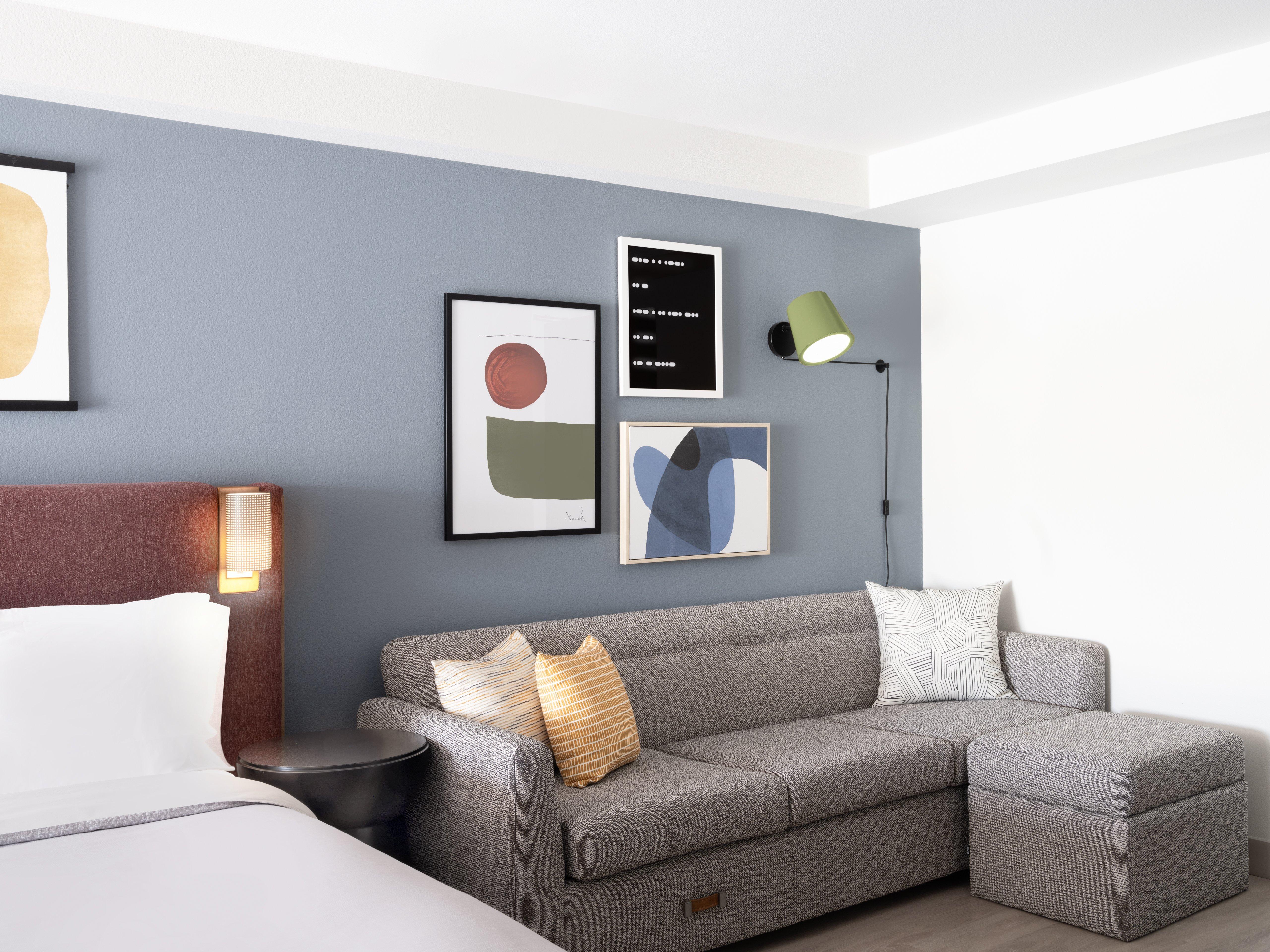 Suite Accessible King Size Bed