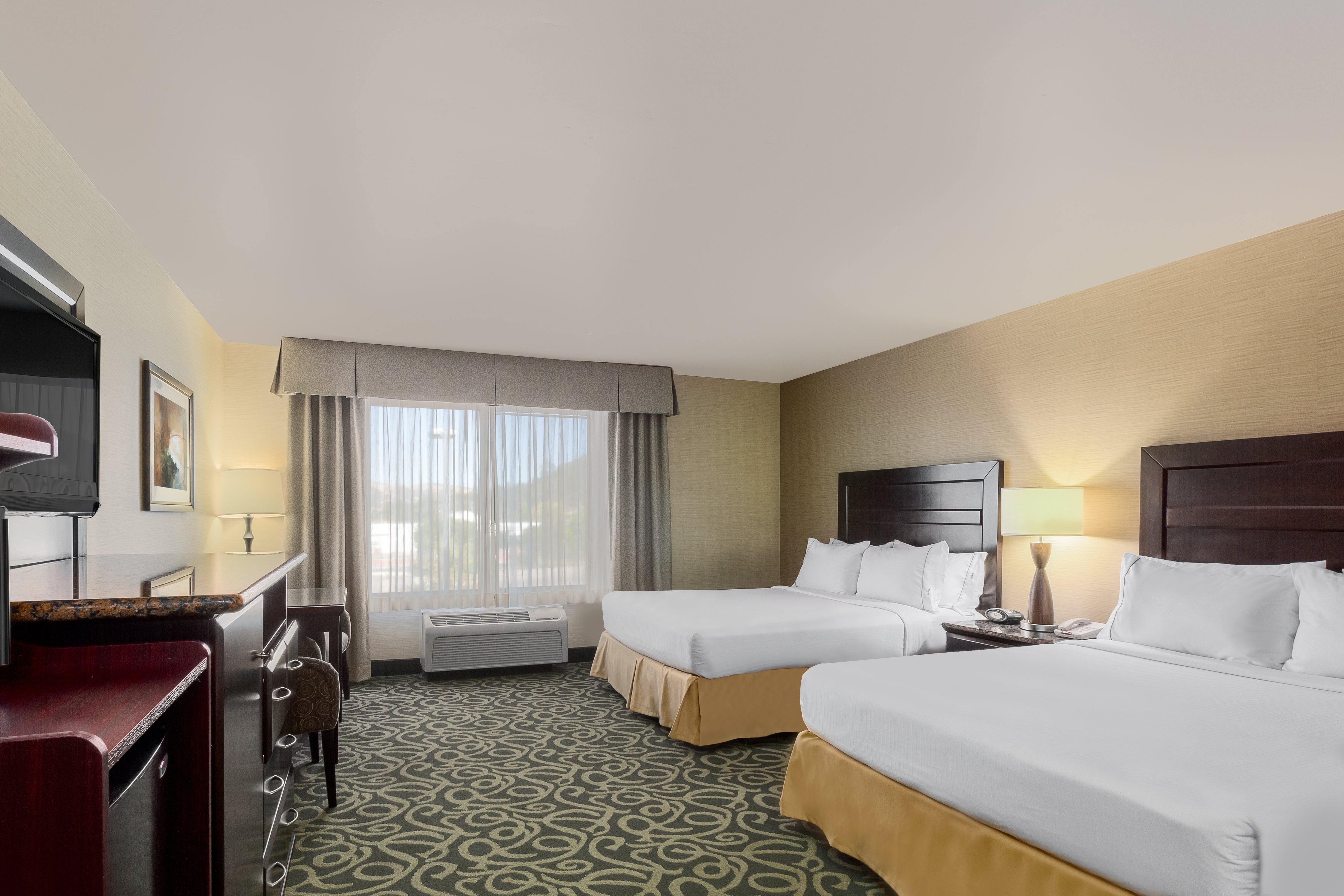 Suite Two Queen Beds Non Smoking