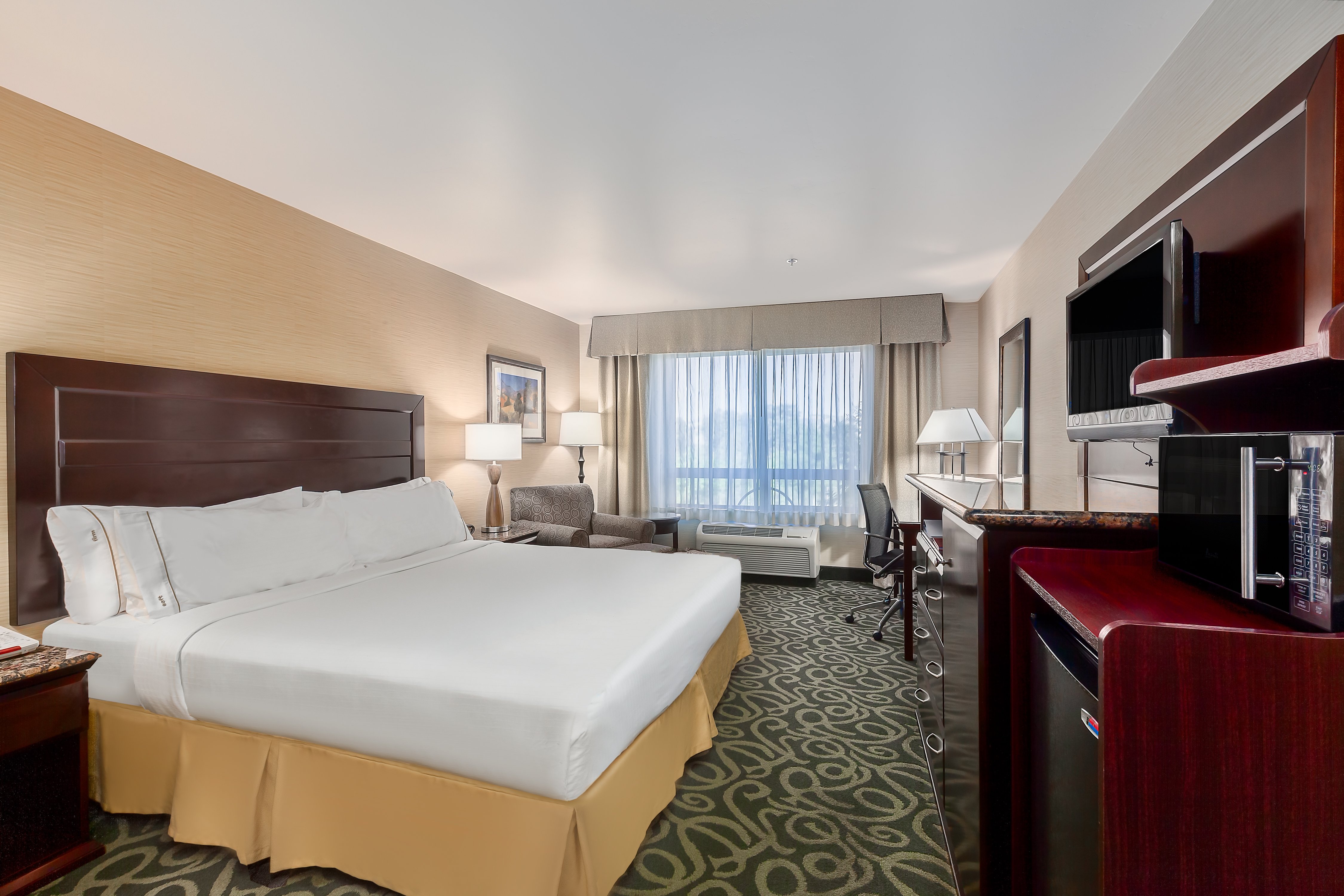 Double Deluxe King Bed