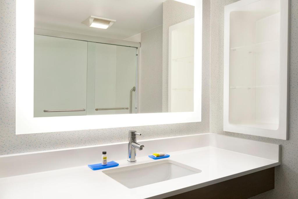 Double Accessible-two Queen Beds