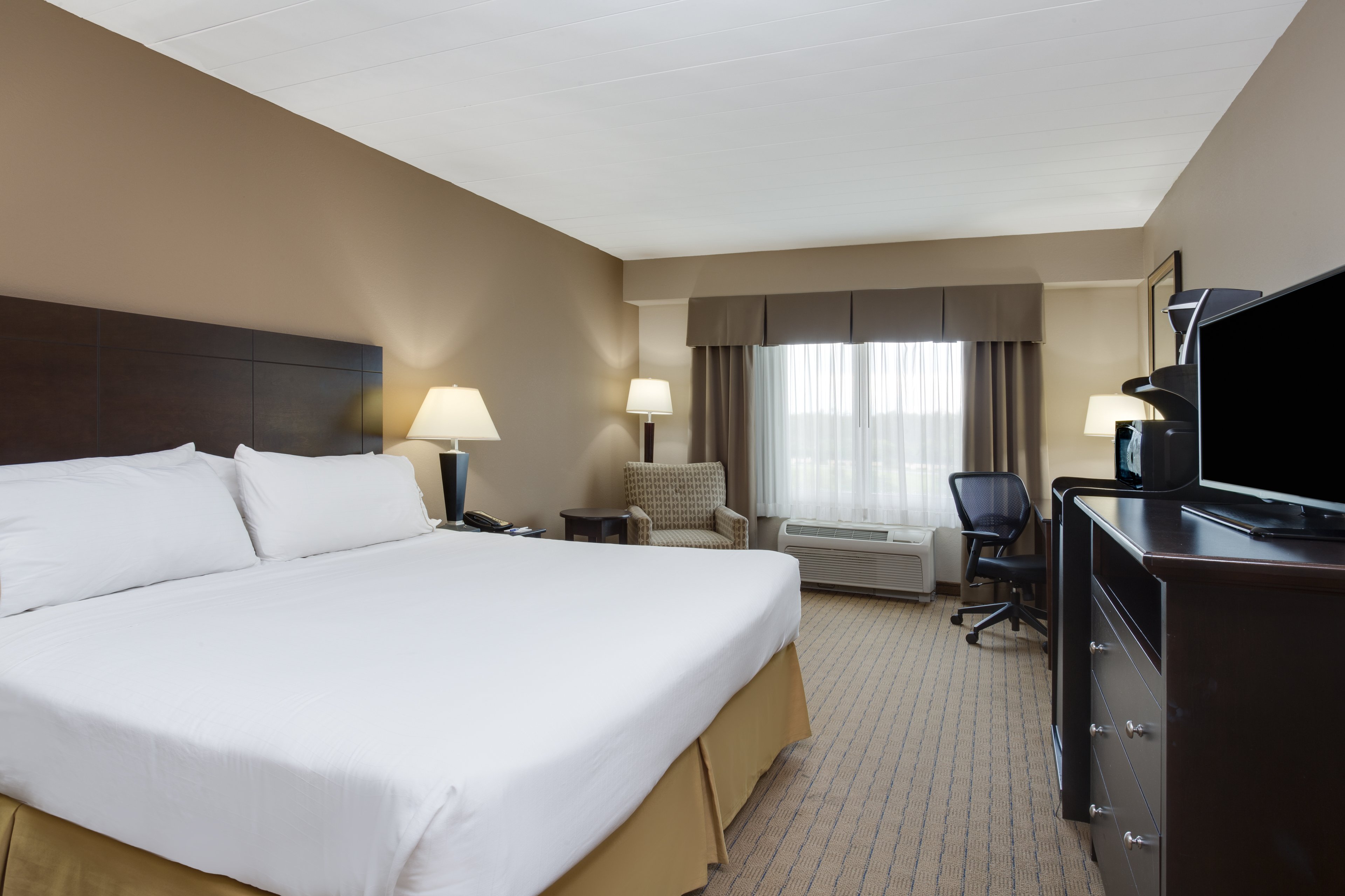 Double King Bed Non Smoking