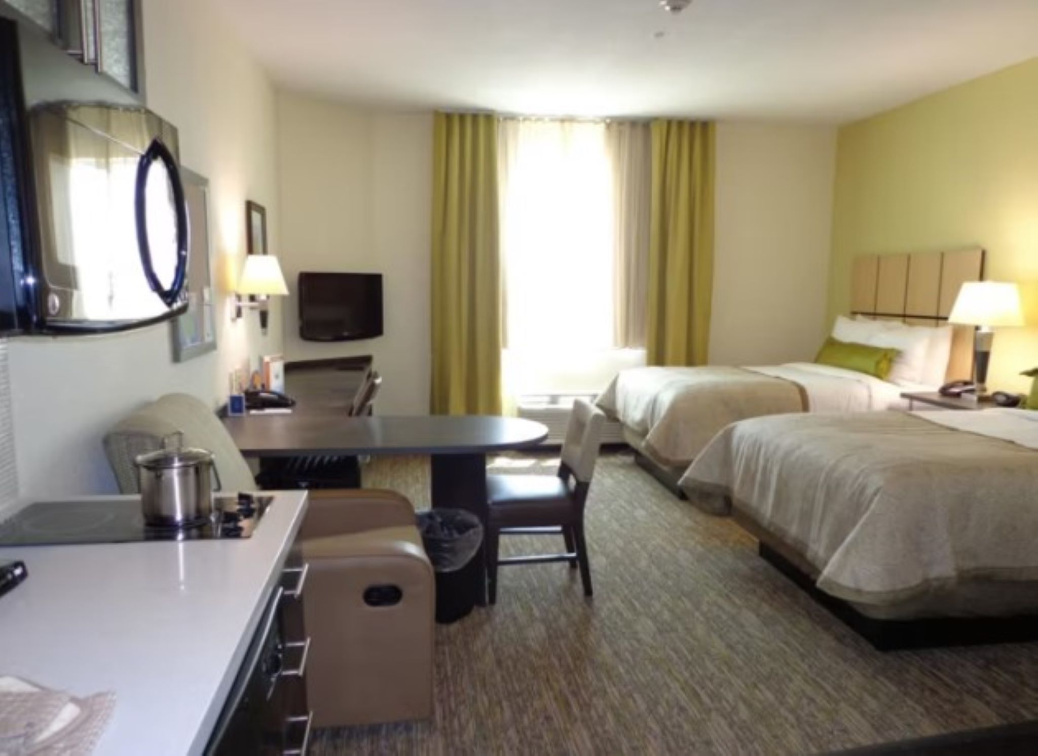 Studio Two Double Beds