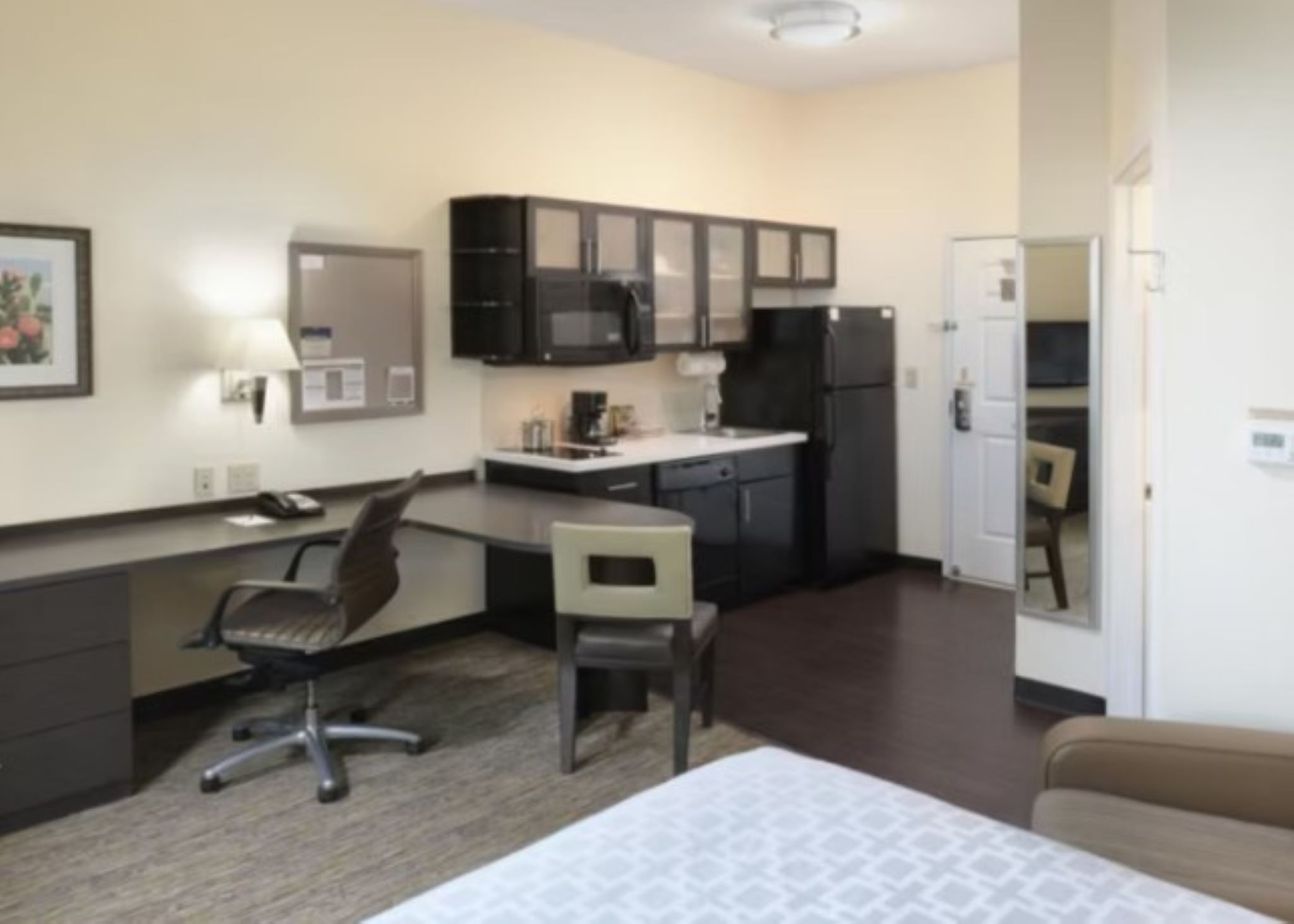 Suite Accessible King Size Bed