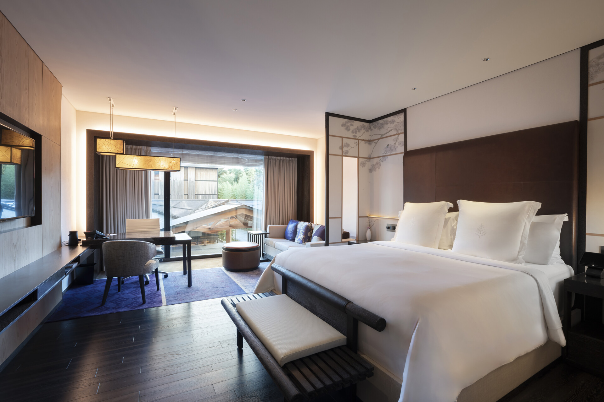 Room Deluxe King Bed