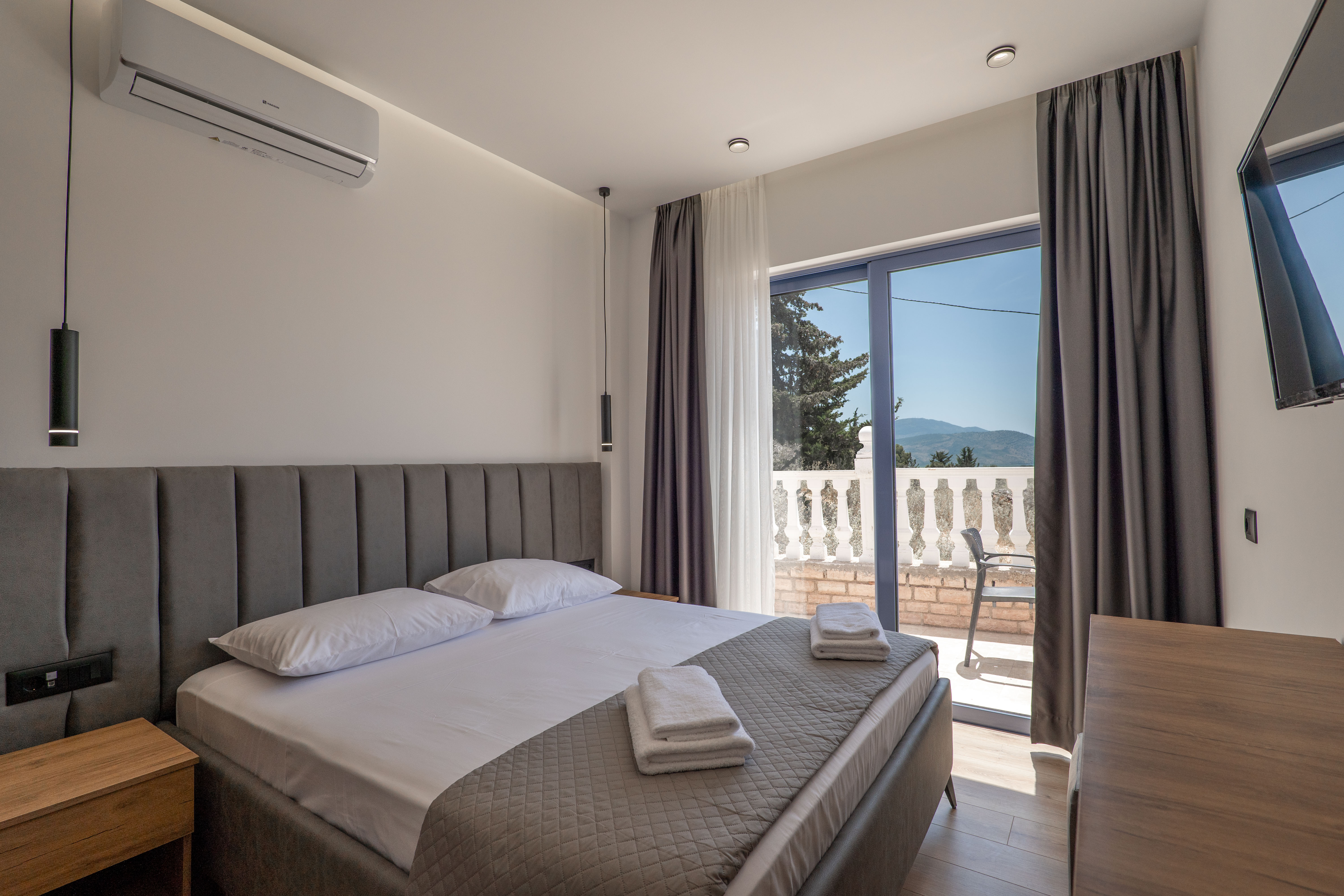 Double Deluxe Side Sea View