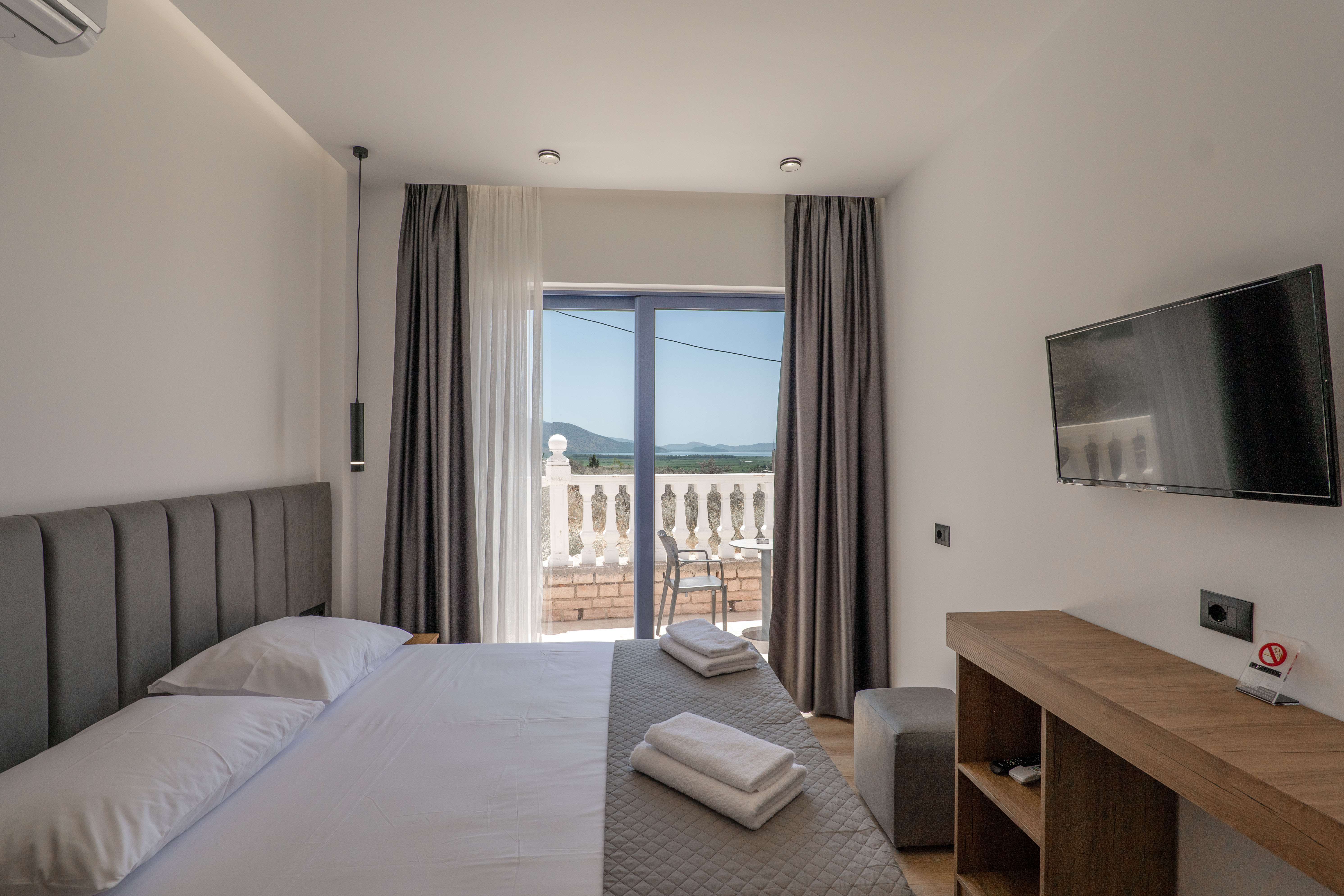 Double Deluxe Side Sea View