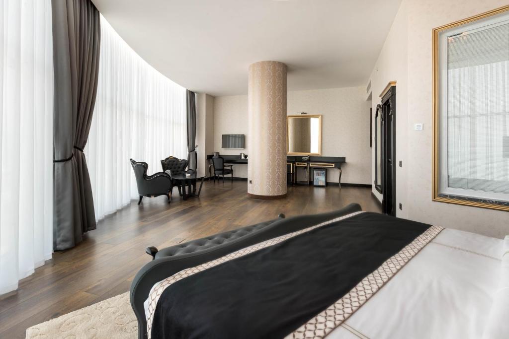 Junior Suite Mountain View