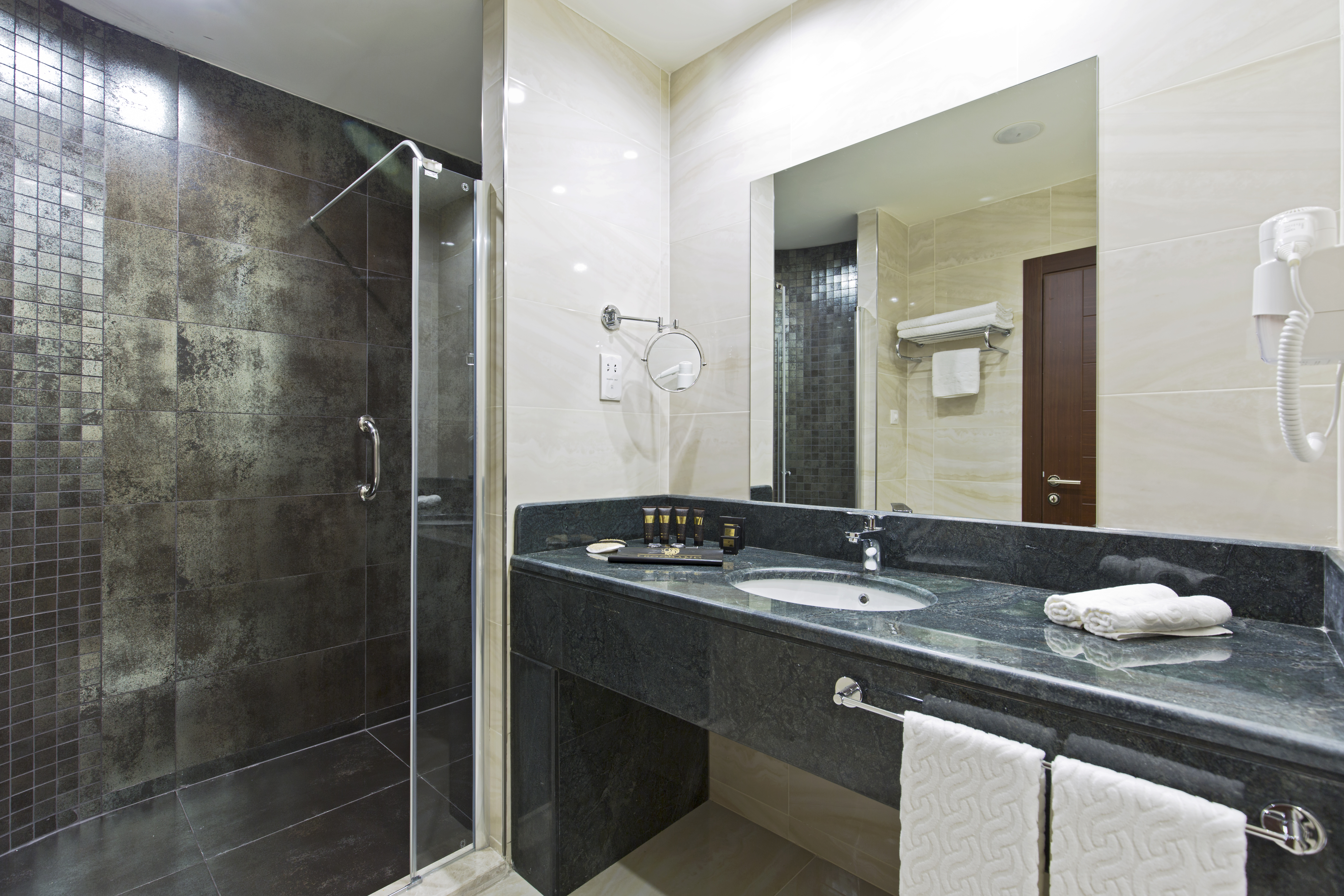 Triple Superior Mountain View