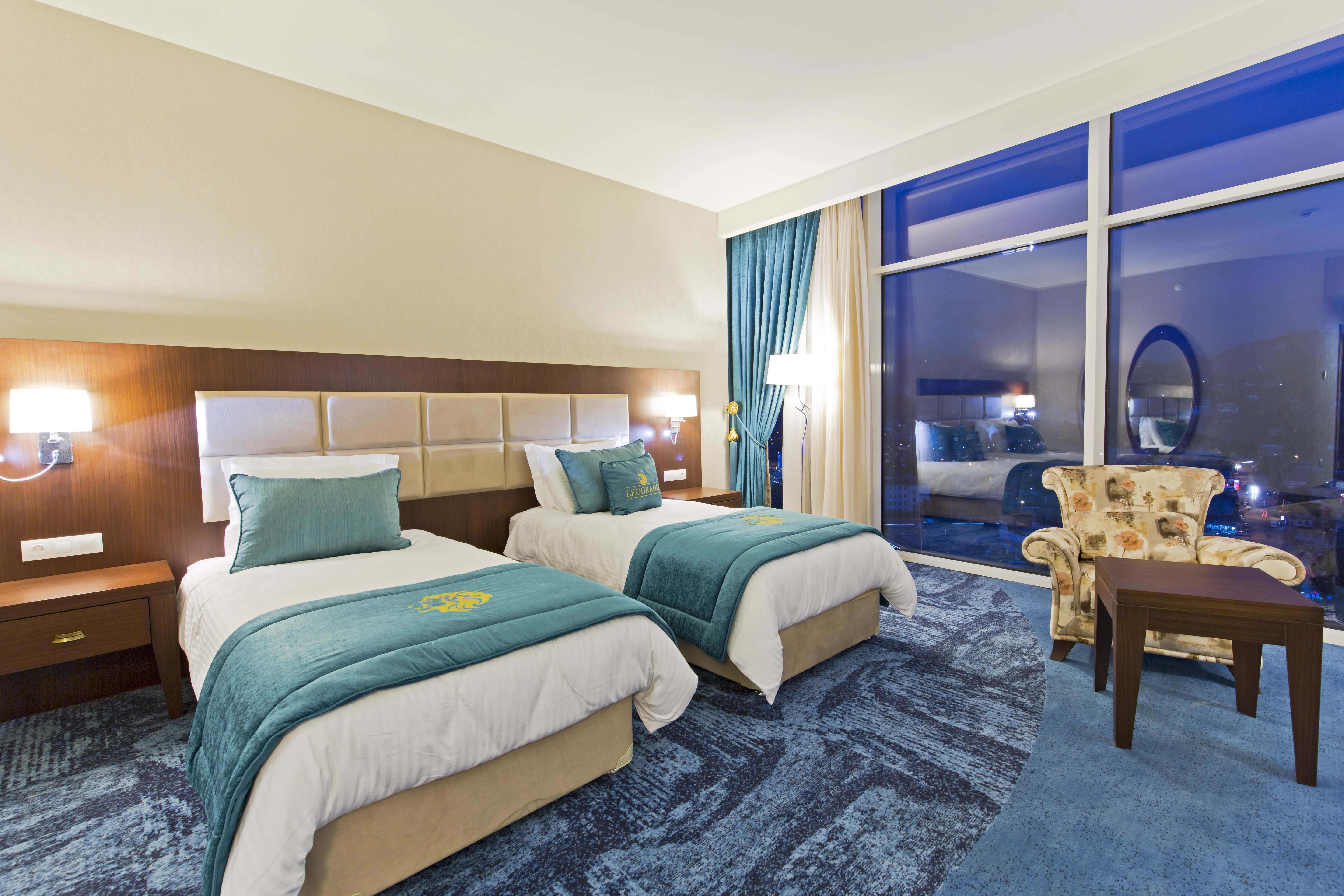 Triple Superior Mountain View