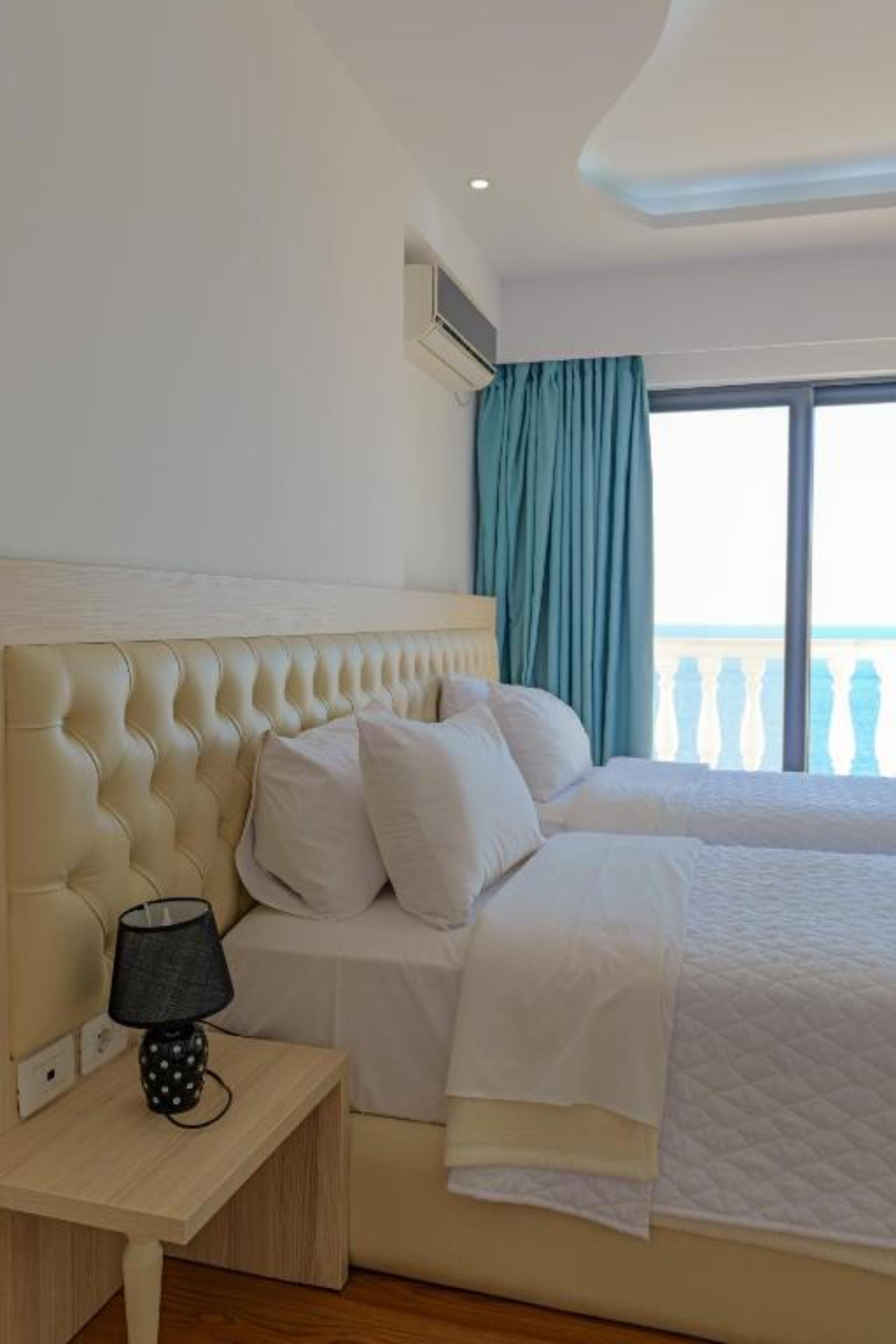 Suite Sea View with Air Conditioning