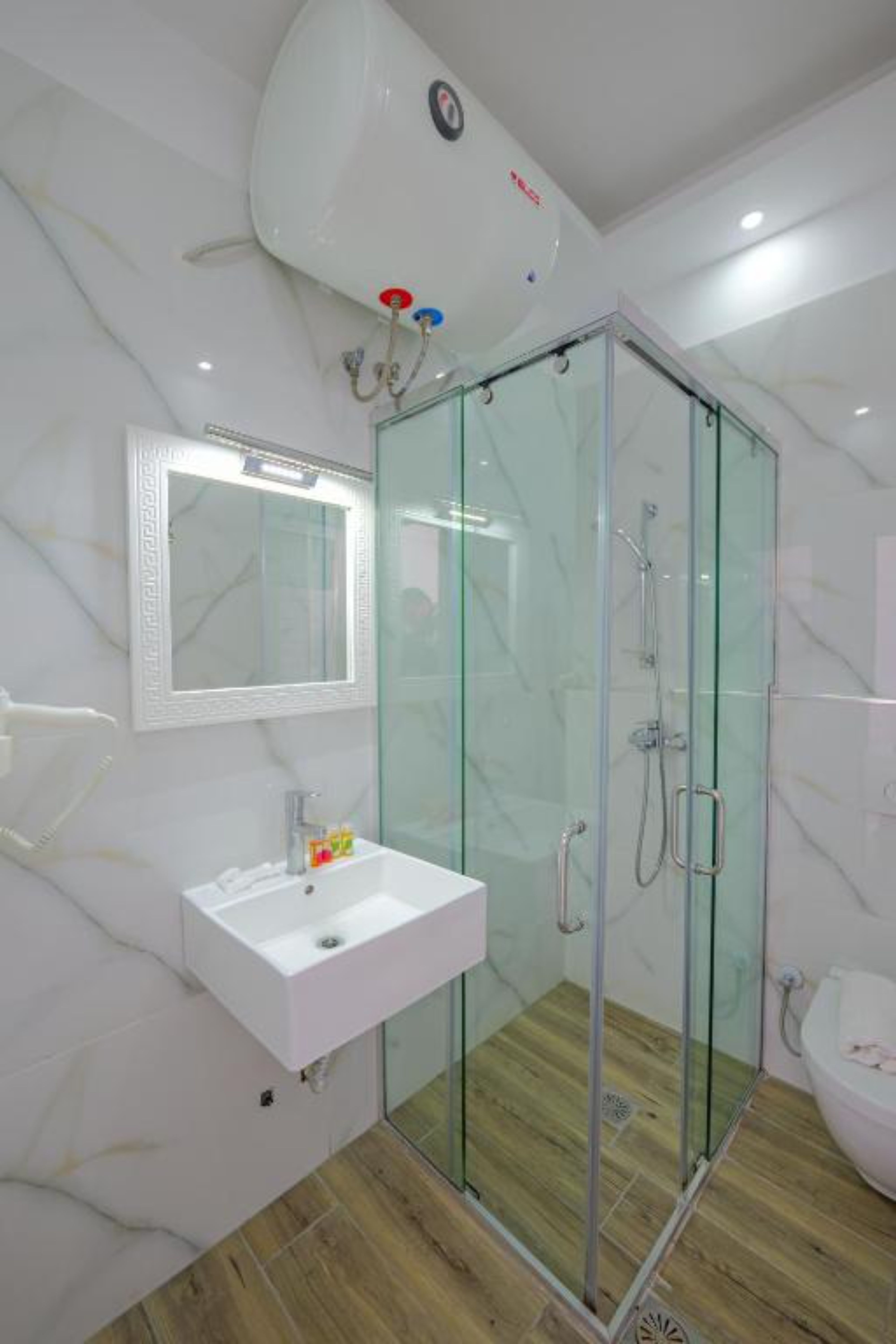 Double or Twin Economy