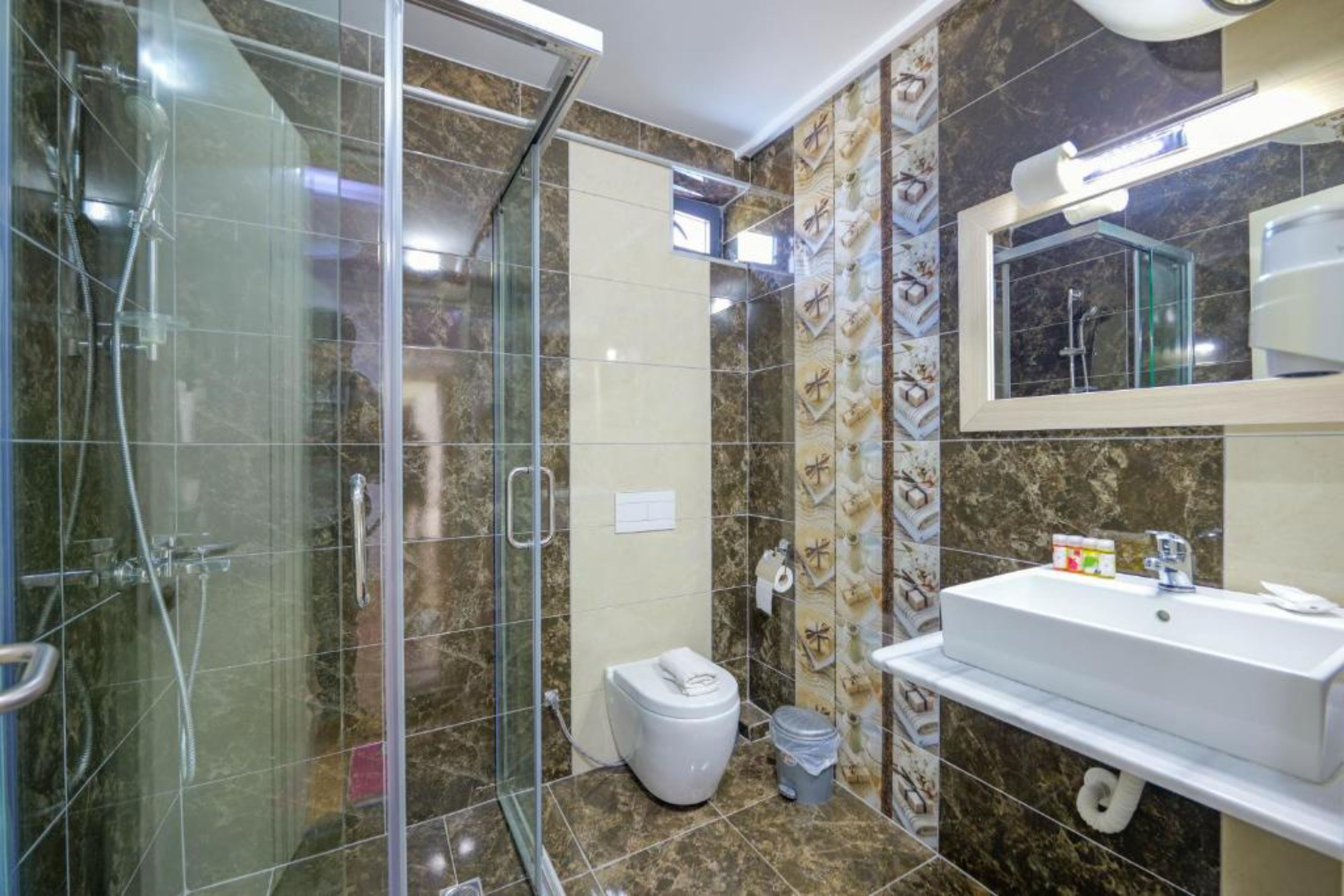 Double or Twin One Bed