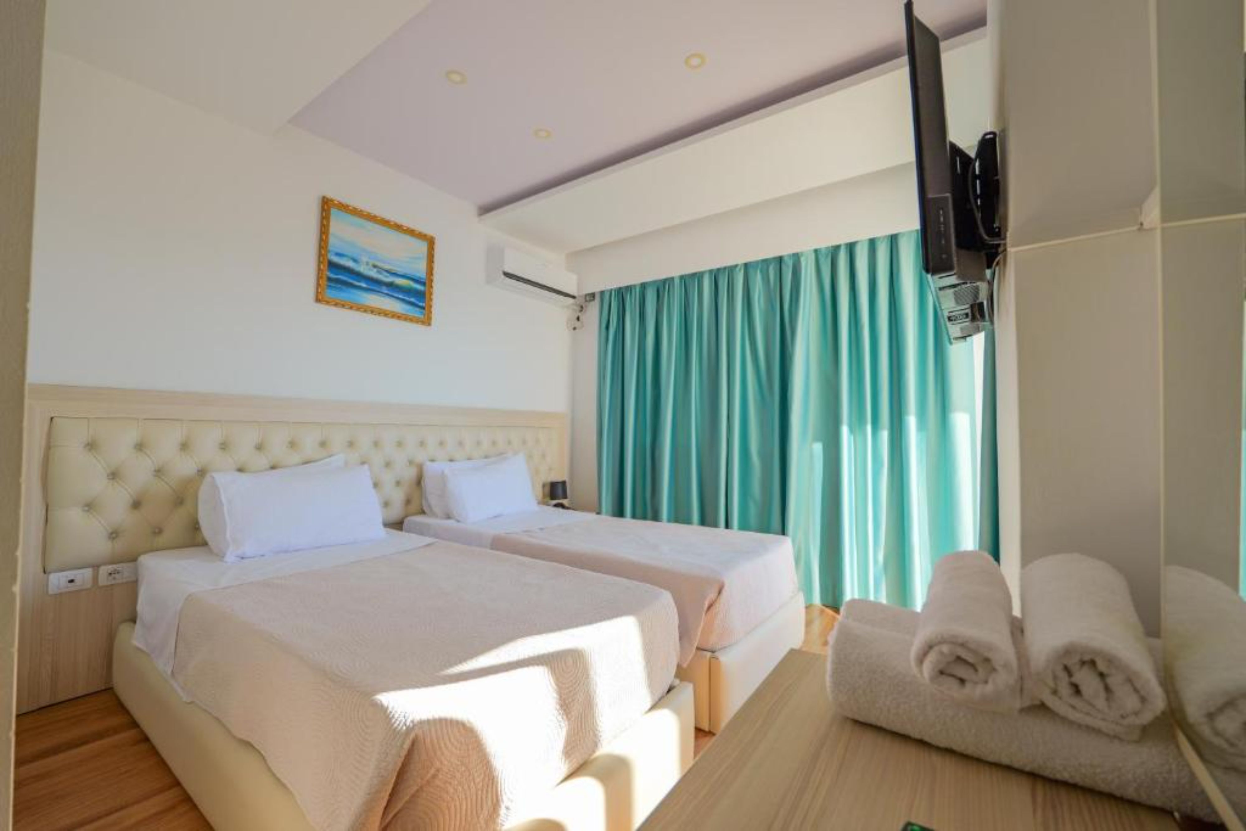 Double or Twin One Bed