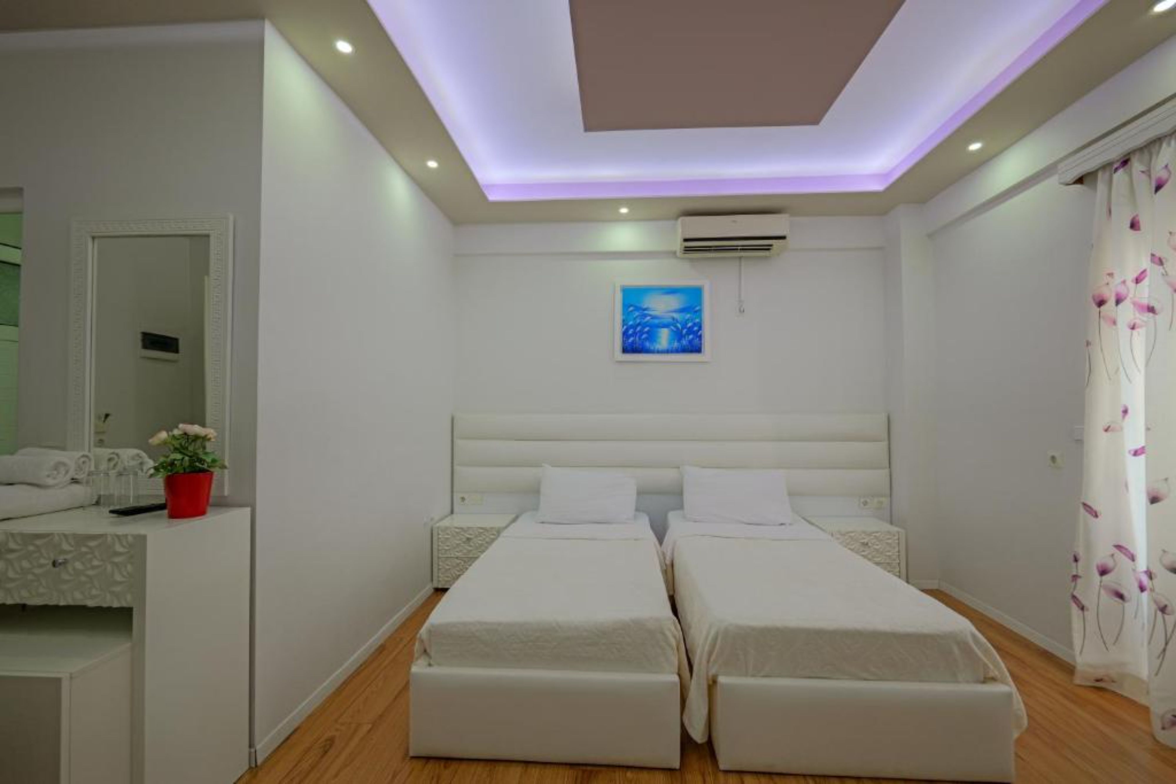 Double or Twin One Bed