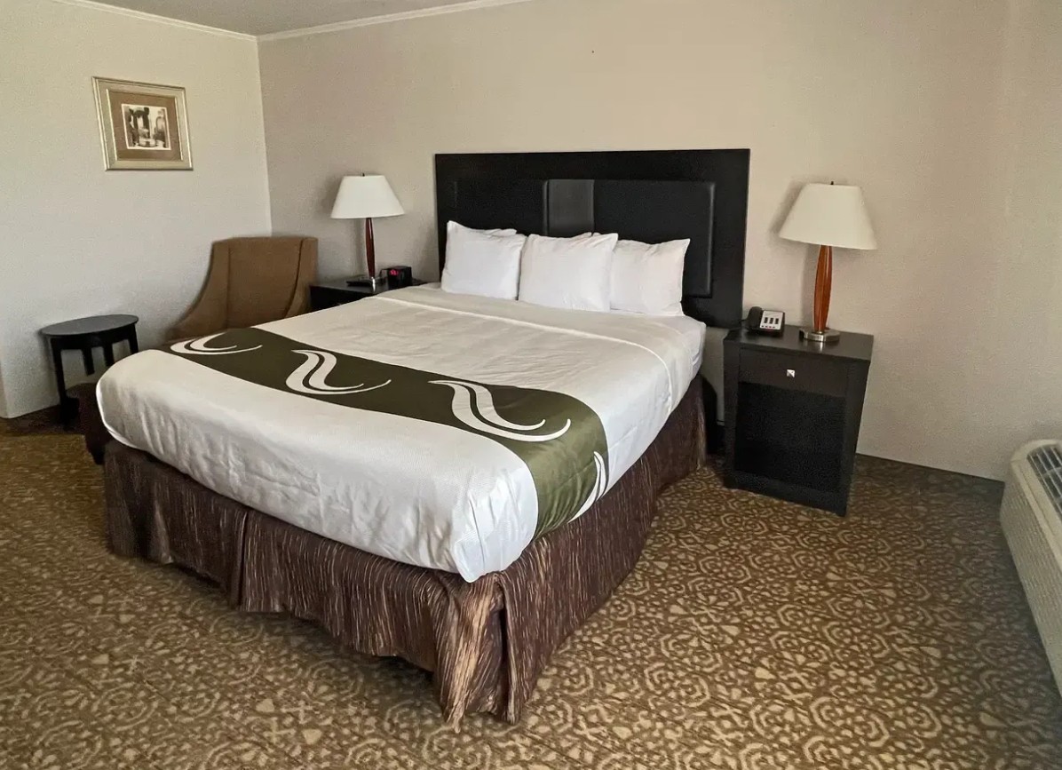 Double King Bed Non Smoking