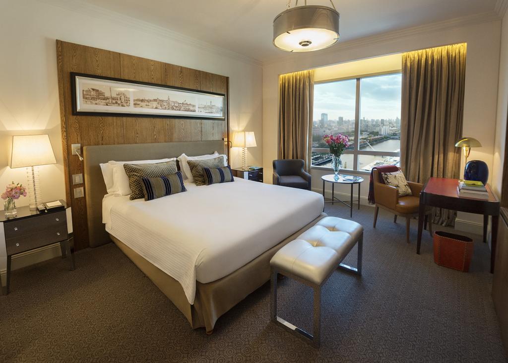 Junior Suite King Size Bed