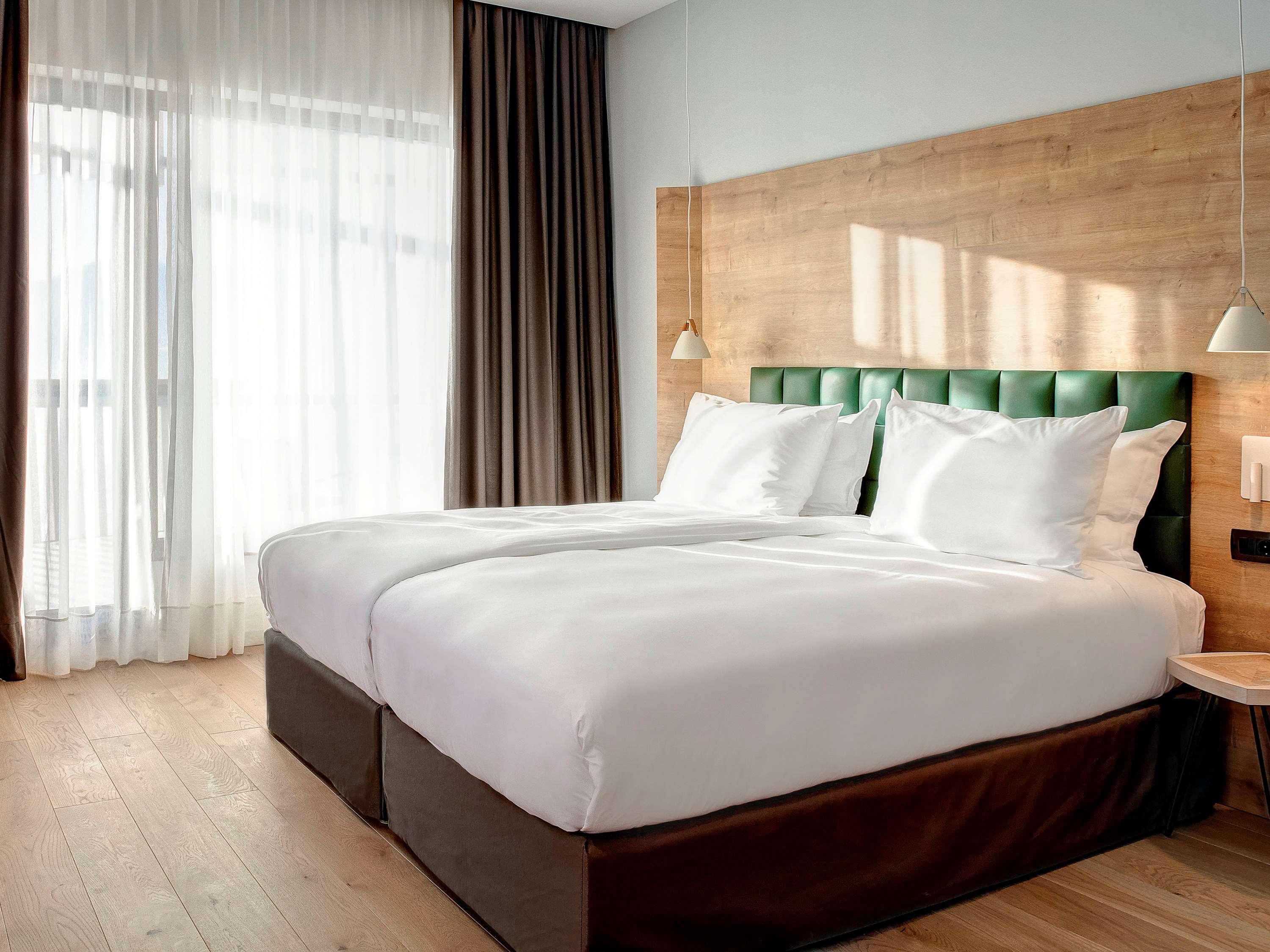 Twin Deluxe Mountain View