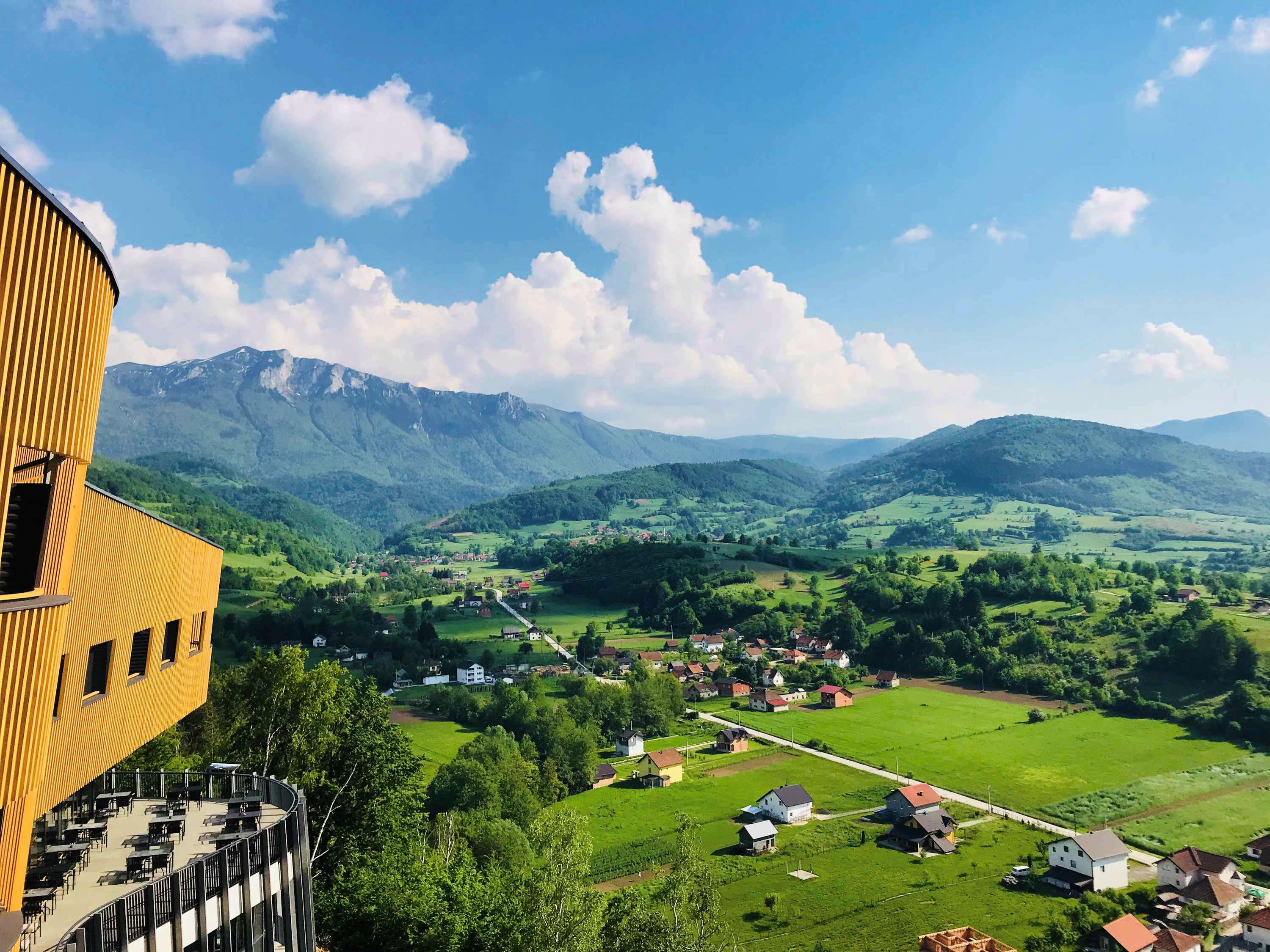 Twin Deluxe Mountain View