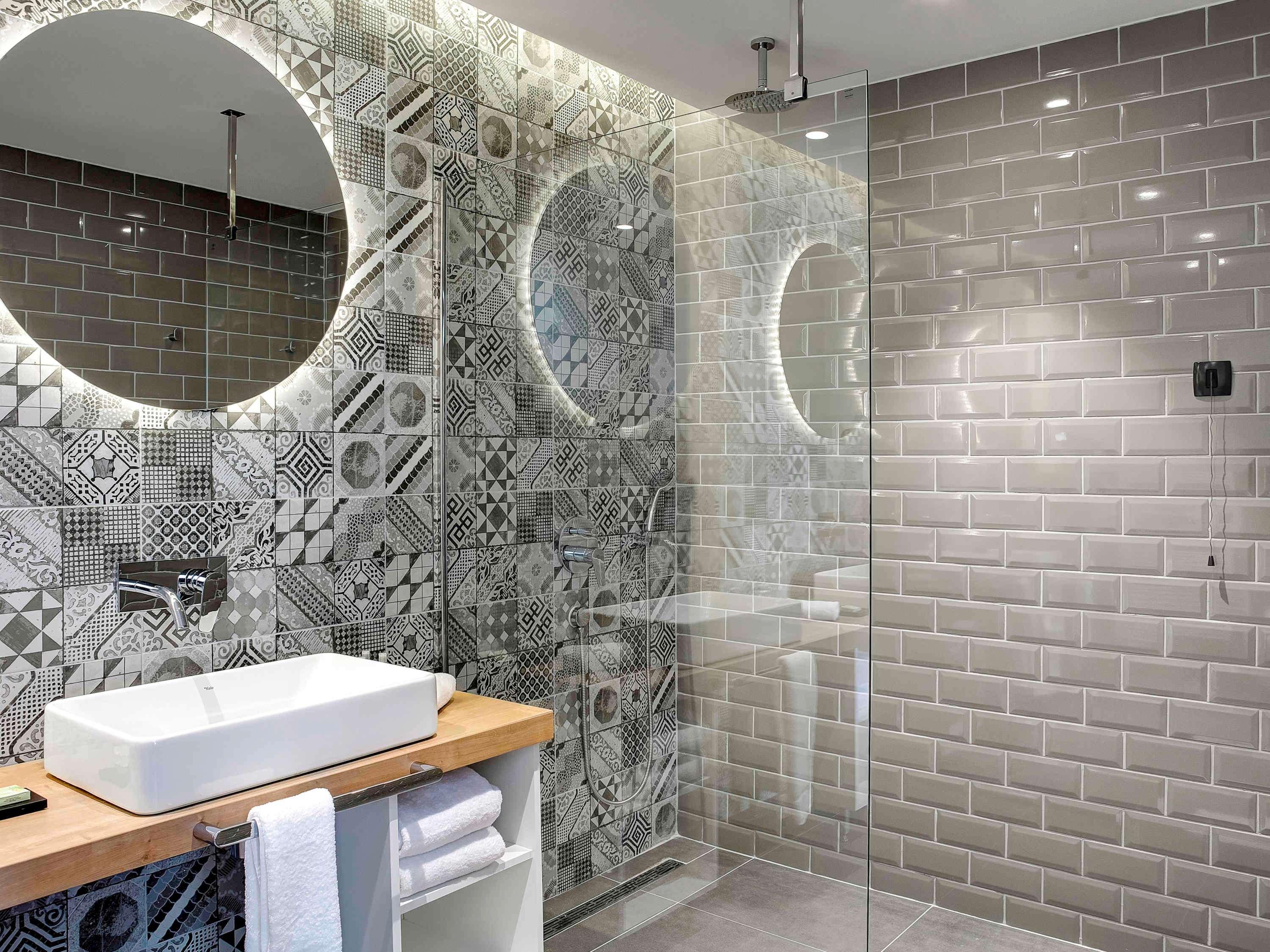 Twin Deluxe Mountain View