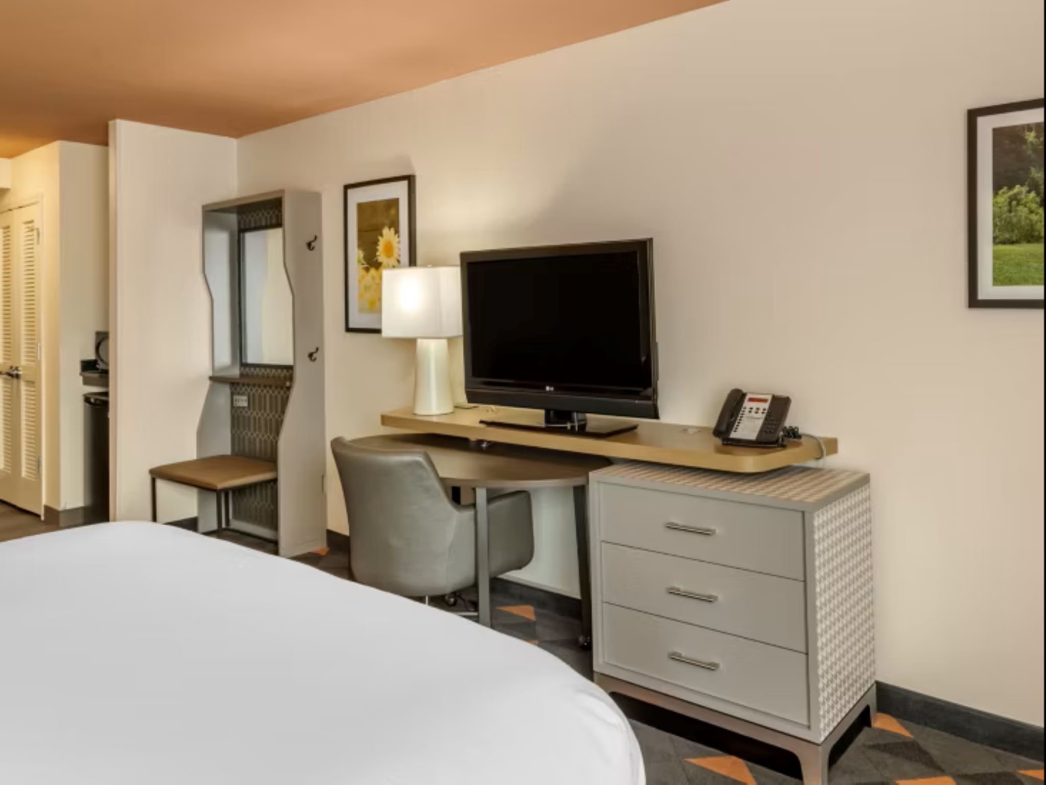 Double Accessible King Size Bed