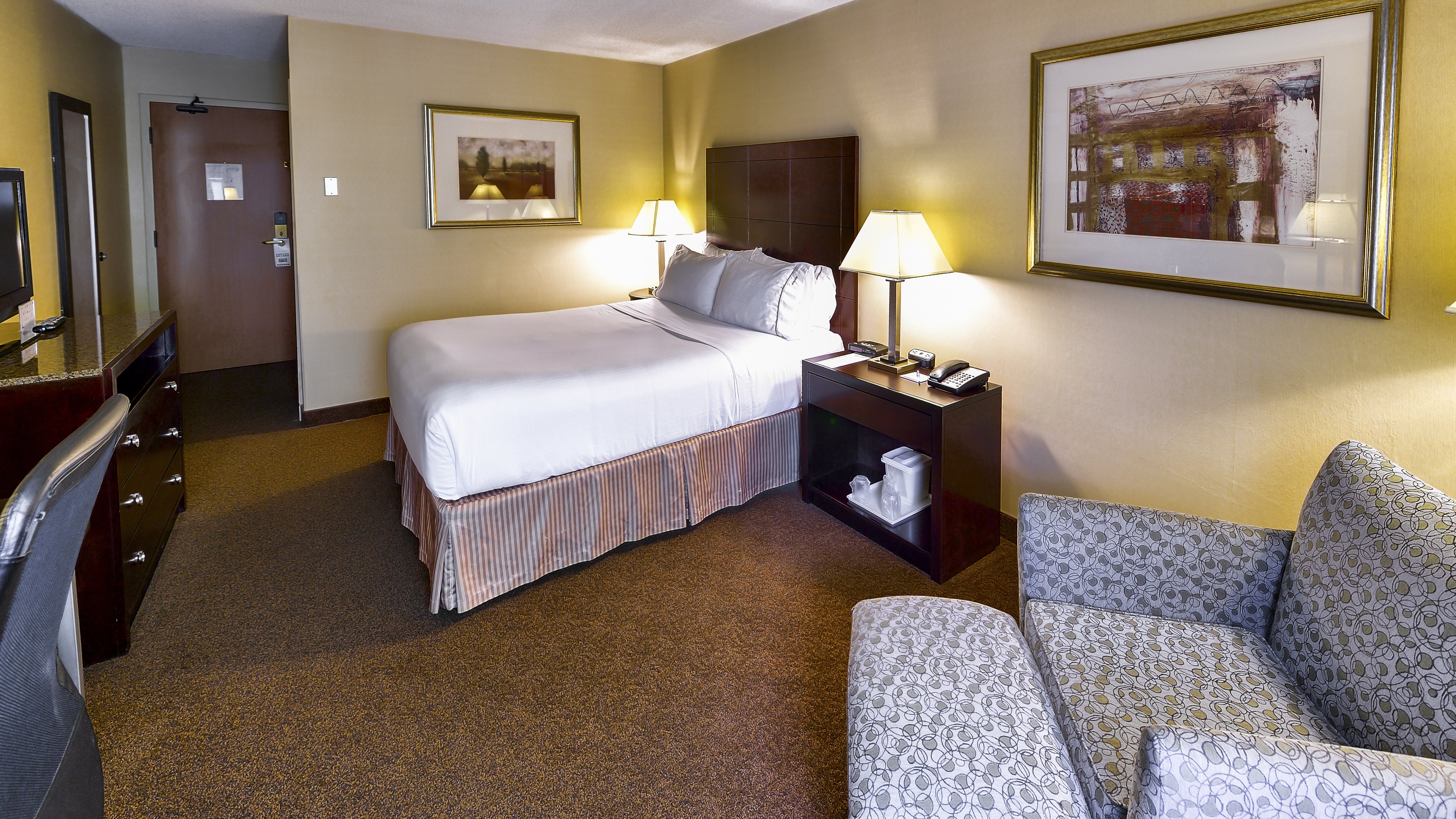 Double King Bed Non Smoking