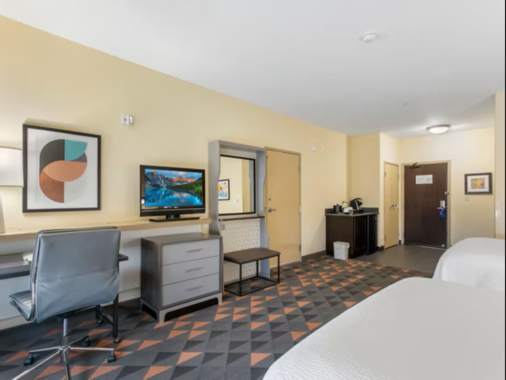 Suite Two Queen Beds