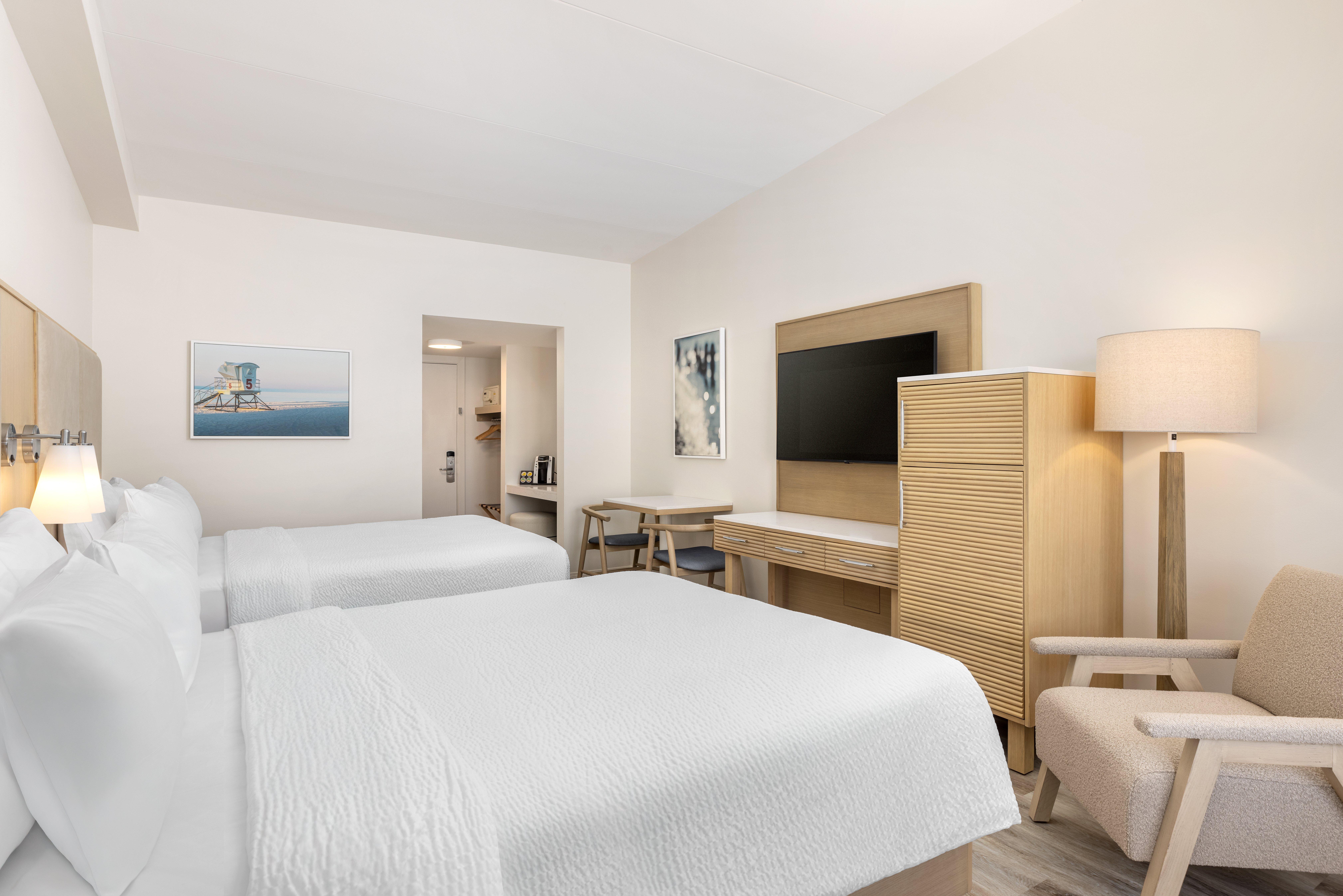 Double Two Queen Beds Premium