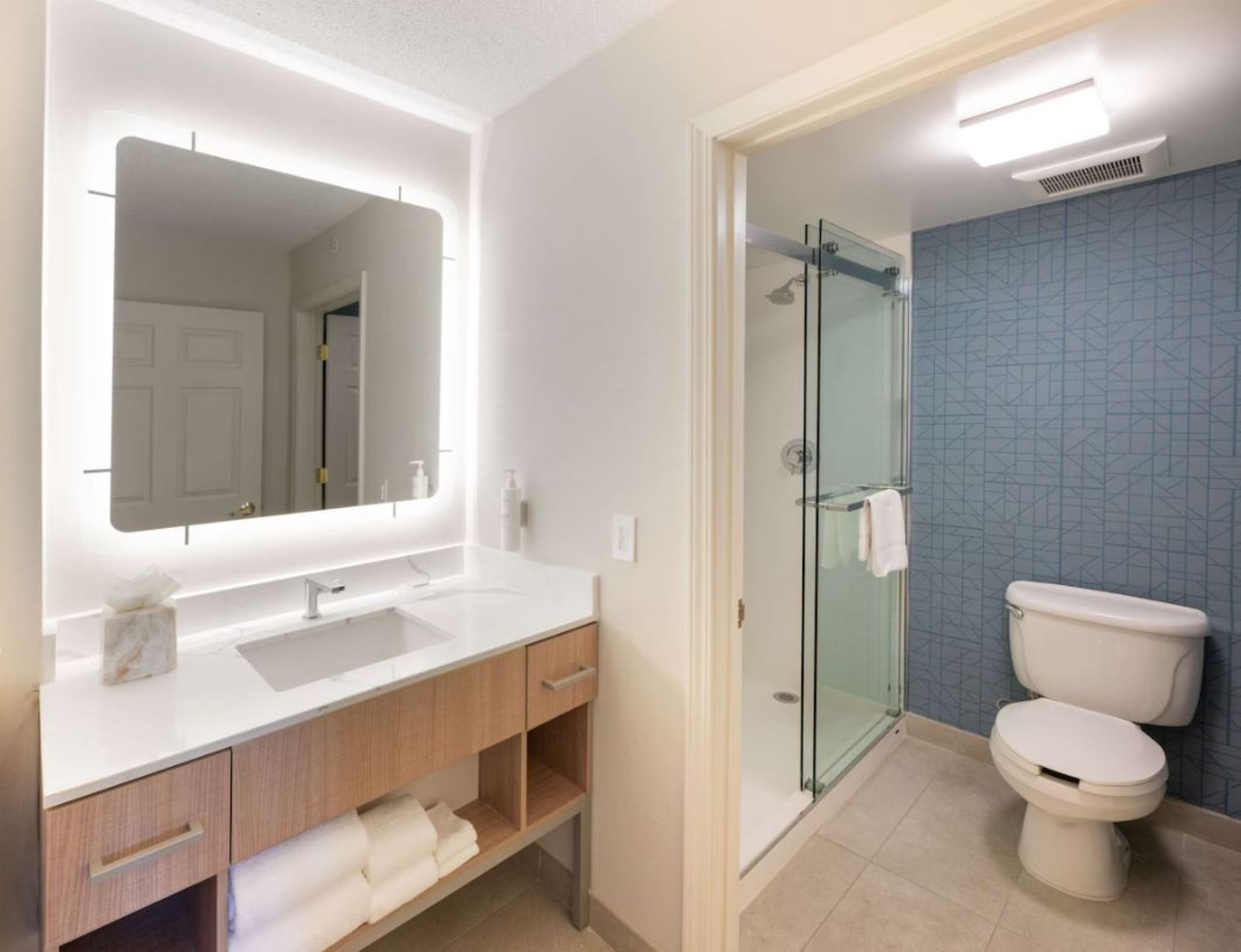 Suite Queen Size Bed