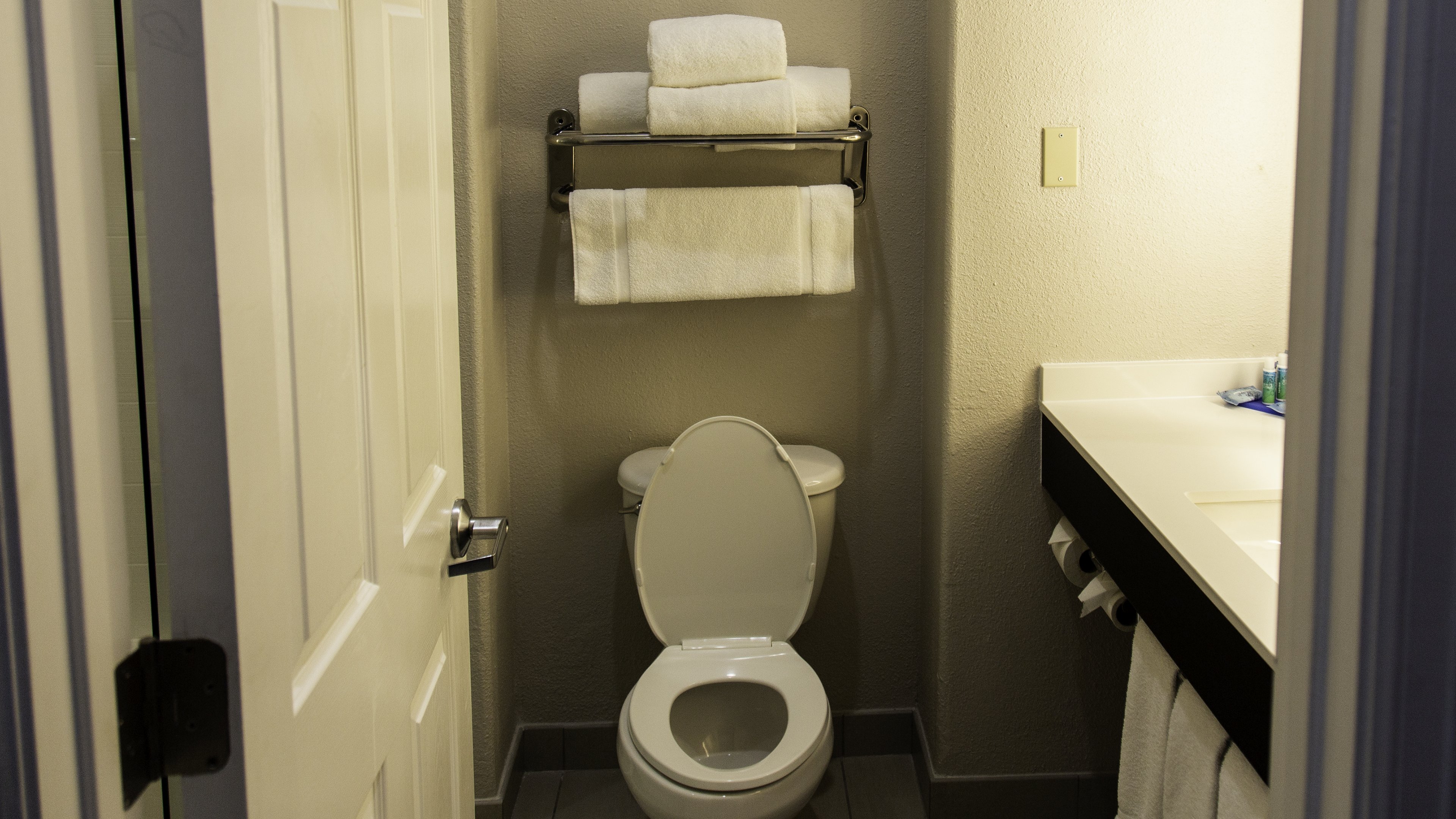 Double King Bed Non Smoking