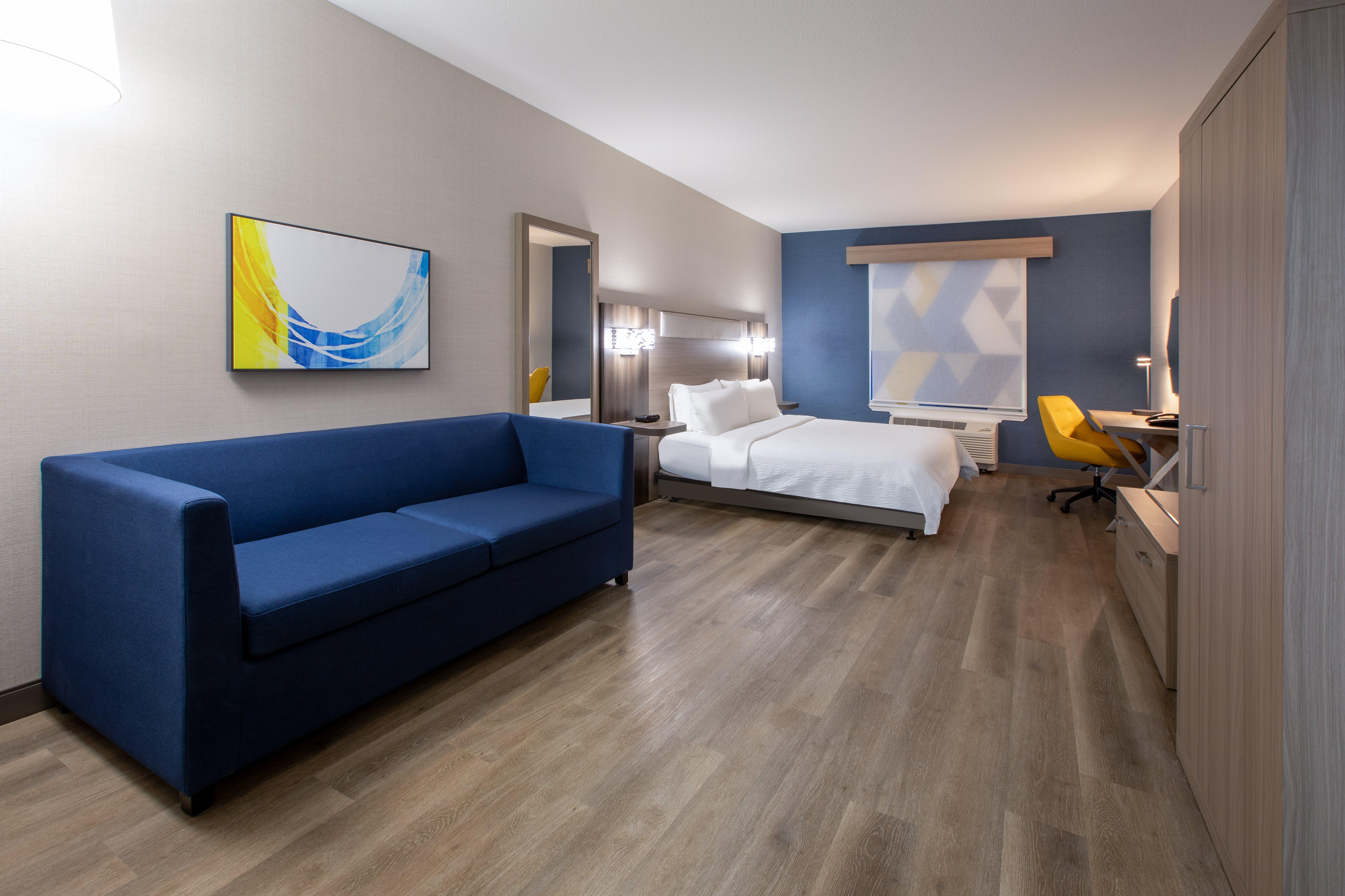 Suite Accessible King Size Bed