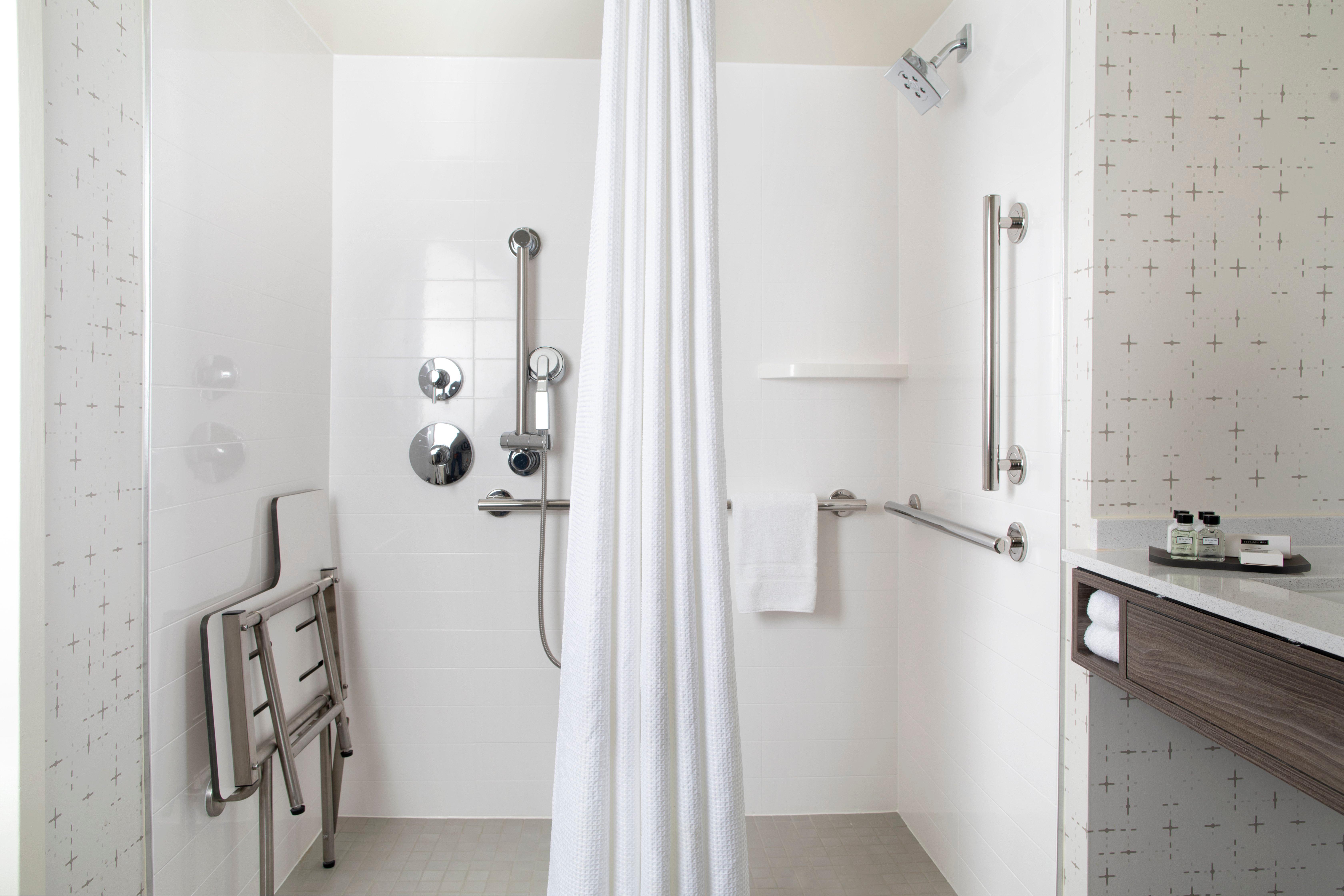 Room Accessible-two Queen Beds