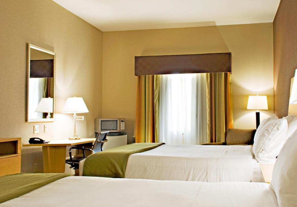 Double Two Queen Beds